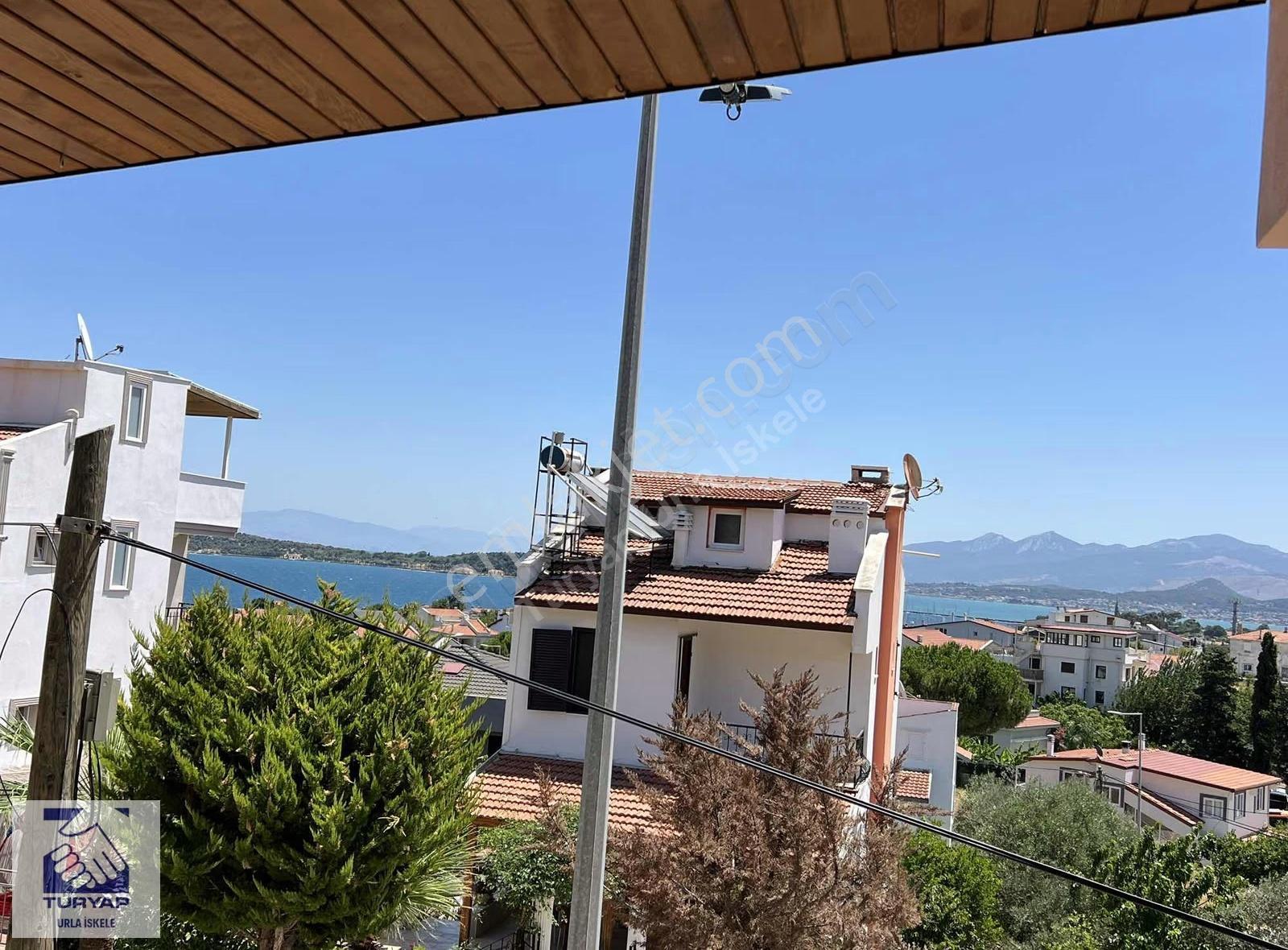 Urla İskelede Full Deniz Manzaralı Eşyalı 4+1 Kiralık Villa