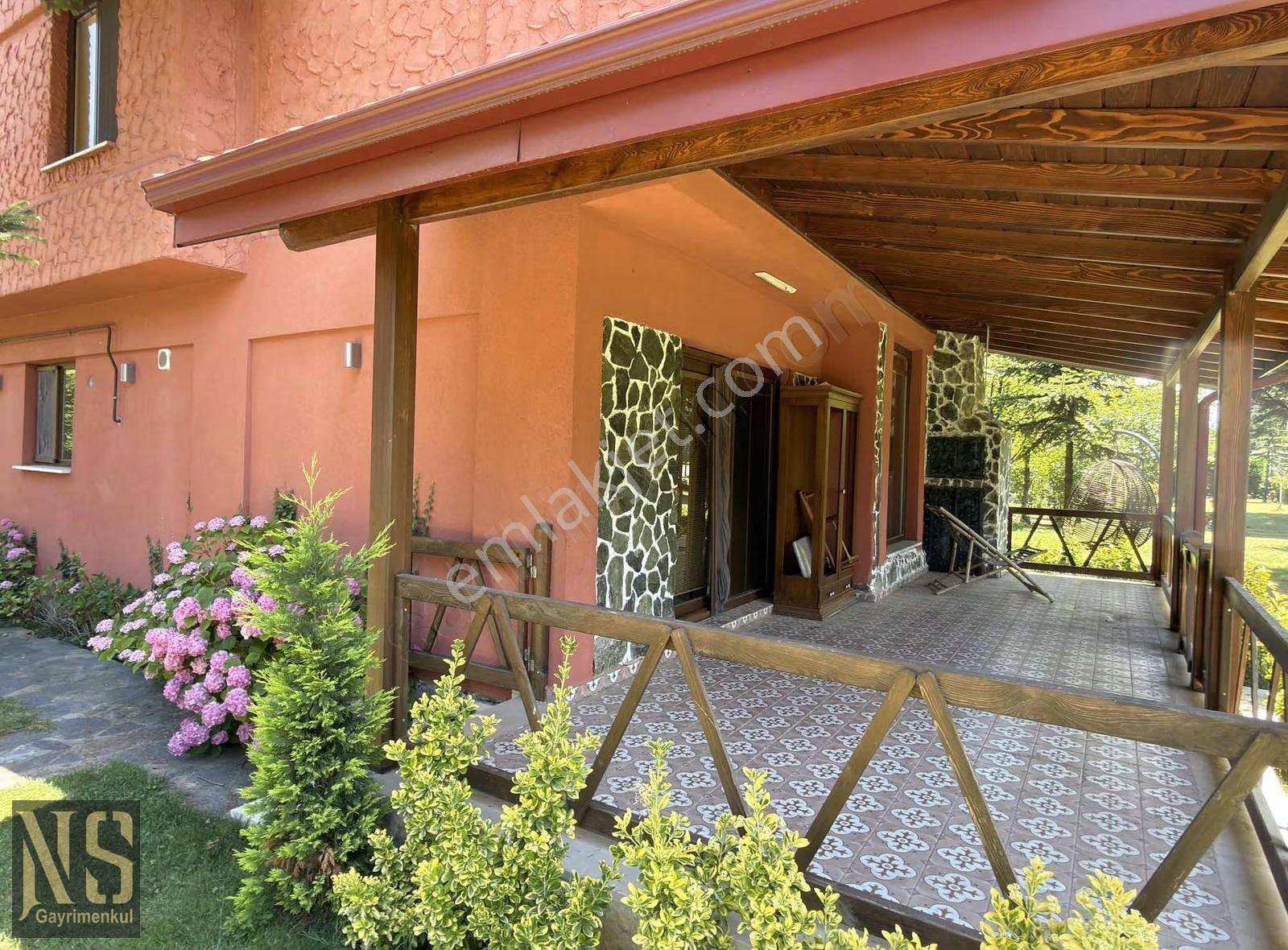 Kırkpınar Bağdat Cd Havuzlu Sitede Eşyalı Kiralık 3+1 Villa - Görsel 13