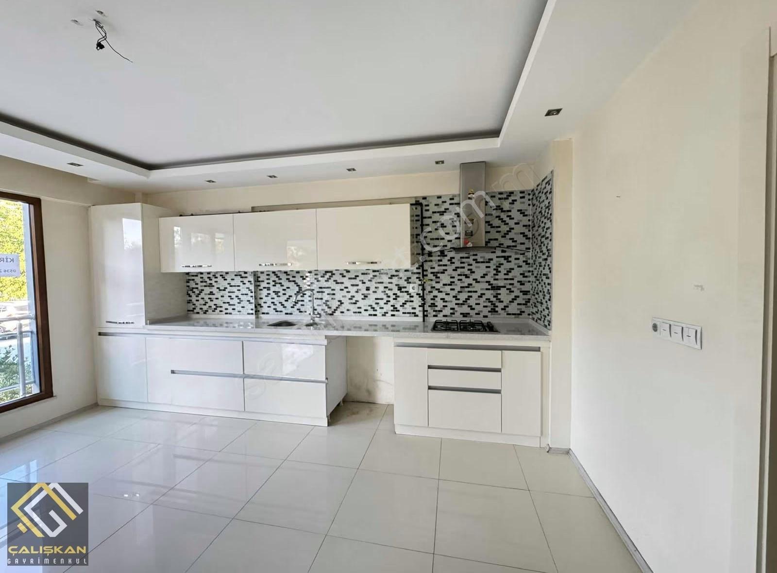 Site/site İçi Otopark/giyinme Odalı/çift Banyo 200 Metrekare