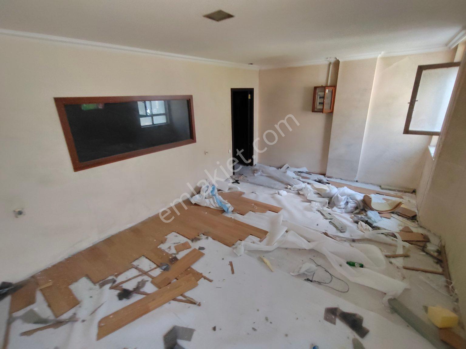 Tekin Emlaktan Köyceğiz Sokakta Düz Zemin 270 M2 Tuvalet Mutfak Var Ofisli Kiralık Dükkan !!! - Görsel 9