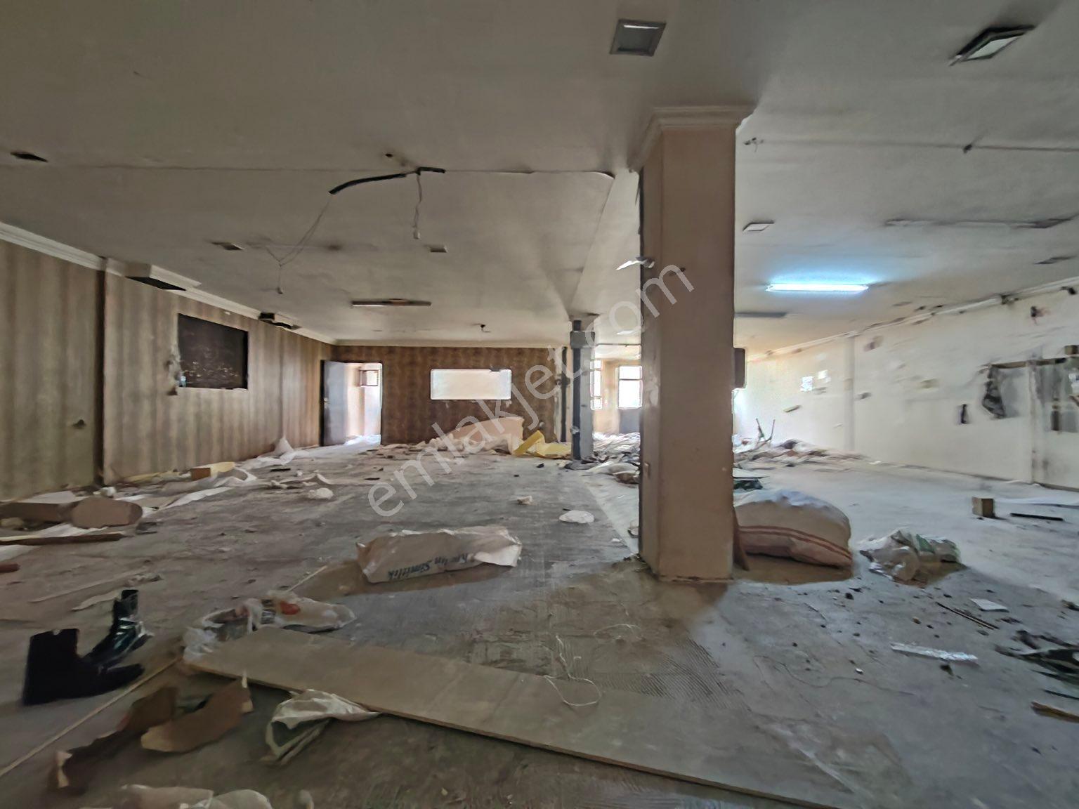 Tekin Emlaktan Köyceğiz Sokakta Düz Zemin 270 M2 Tuvalet Mutfak Var Ofisli Kiralık Dükkan !!! - Görsel 3