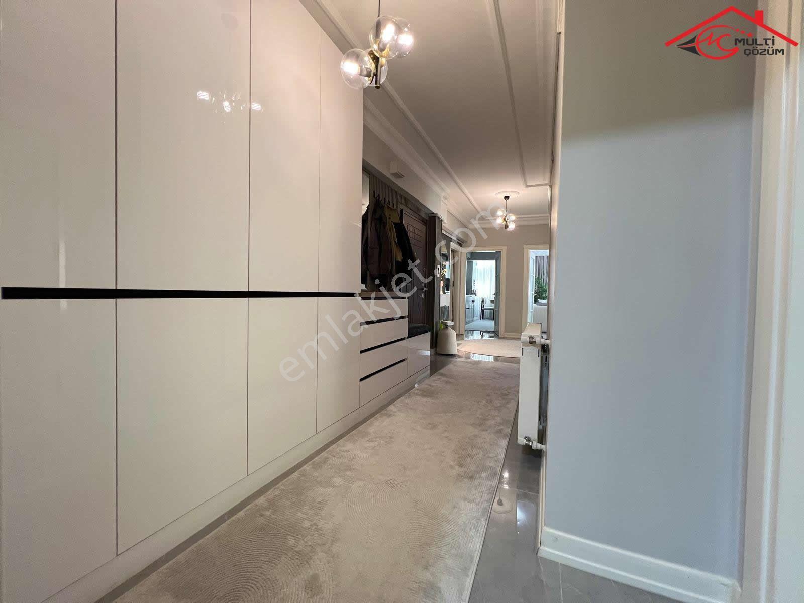 Yenibosna Zafer Mahallesinde Butik Site İçinde Satılık 3+1 Daire Kapalı Otoparklı - Görsel 8
