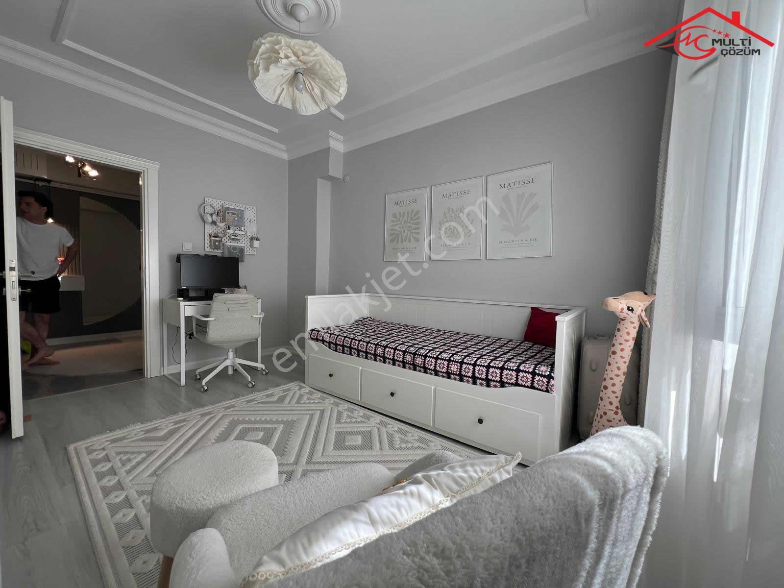 Yenibosna Zafer Mahallesinde Butik Site İçinde Satılık 3+1 Daire Kapalı Otoparklı - Görsel 24