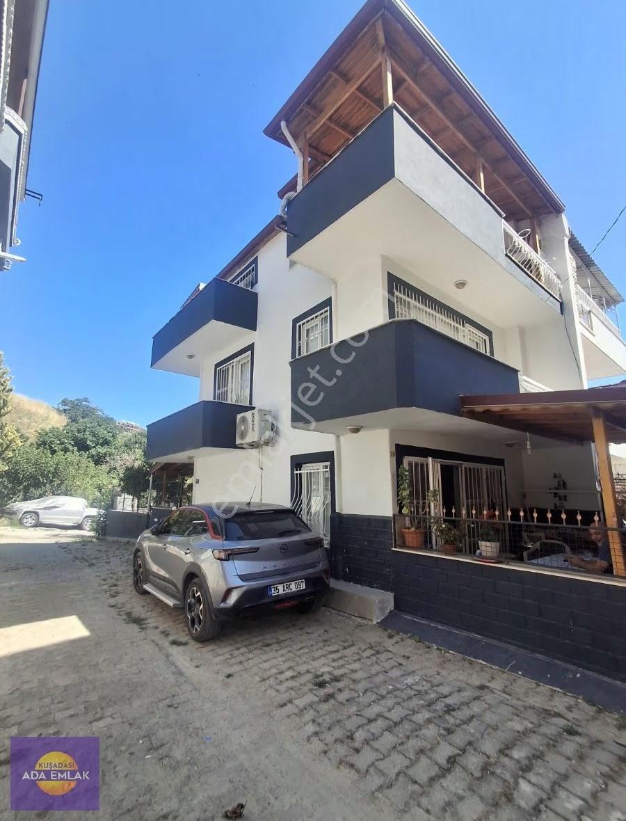 Kuşadası Kadınlar Denizinde Trıplex 3+1 Satılık Villa - Görsel 24