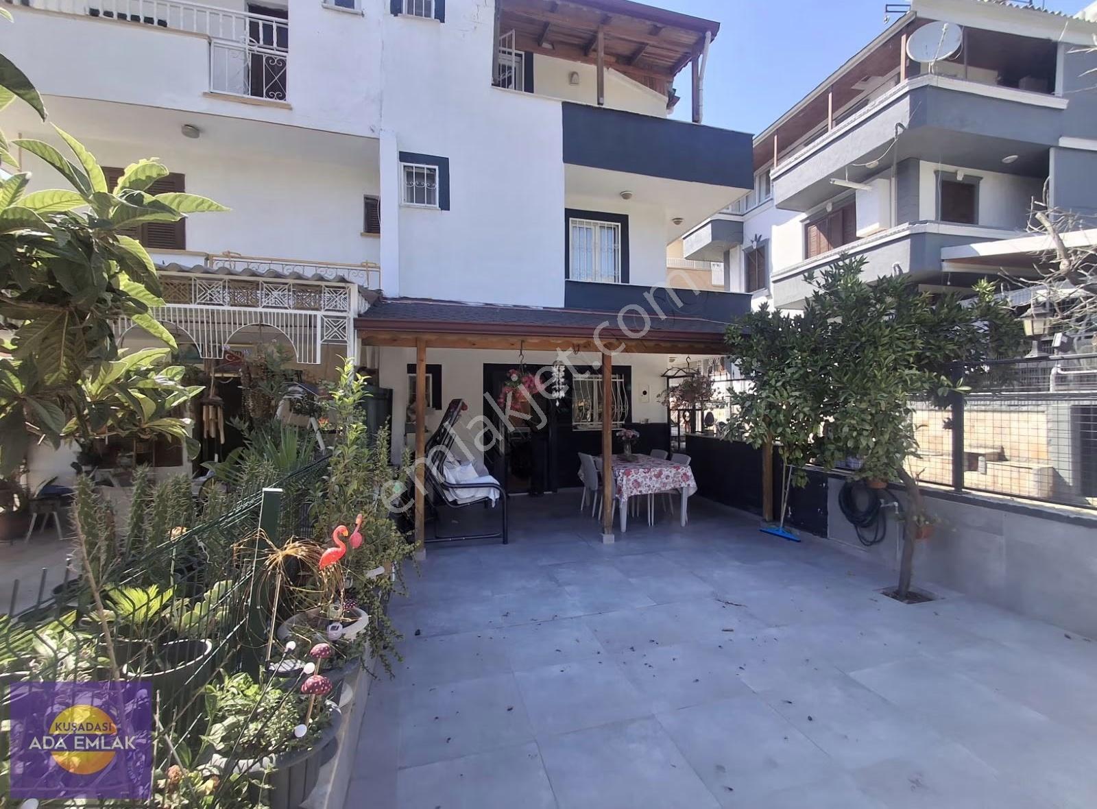 Kuşadası Kadınlar Denizinde Trıplex 3+1 Satılık Villa - Görsel 4