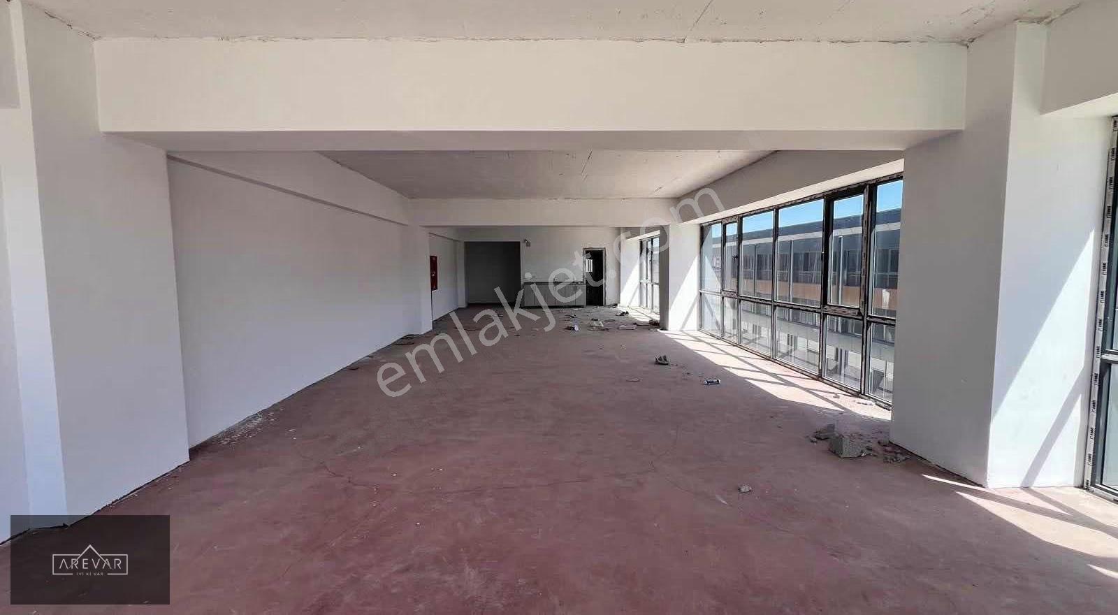 Aydınlarda Köşebaşı 3 Katlı Ana Cadde Üstü Kiralık Dükkan - Görsel 10