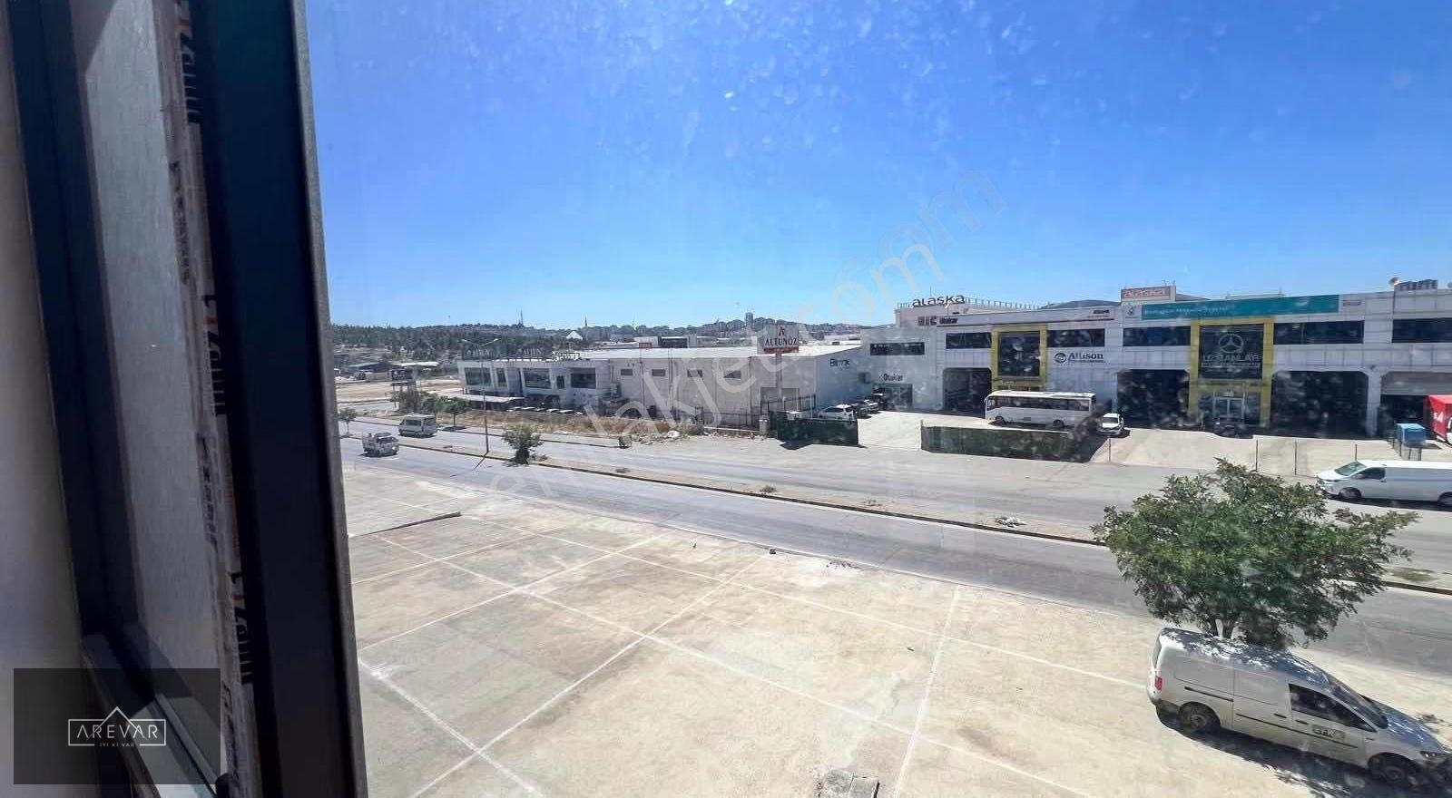 Aydınlarda Köşebaşı 3 Katlı Ana Cadde Üstü Kiralık Dükkan - Görsel 14