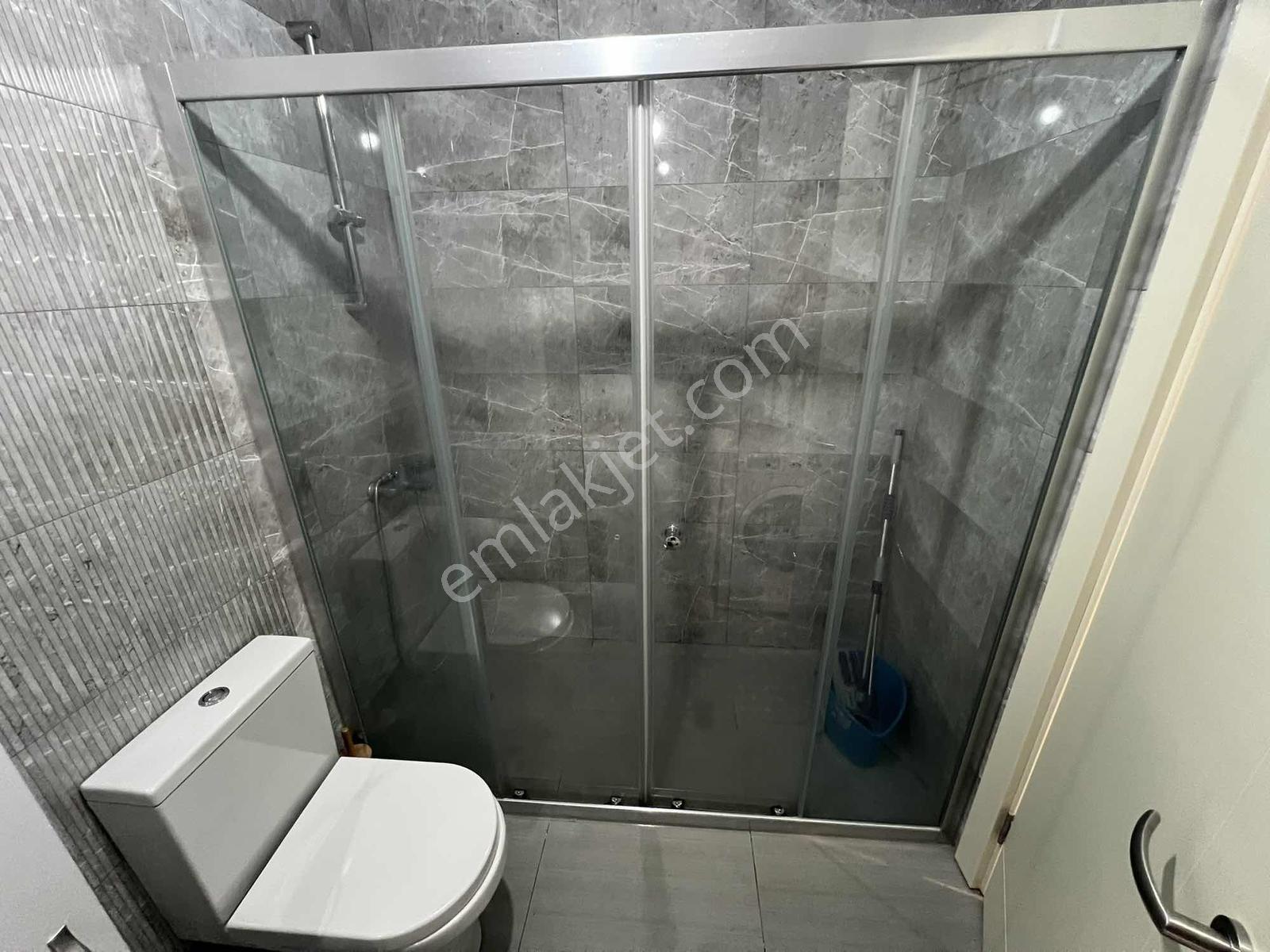 Royal'den E-5 2_dk Dap Teras Kule Hazır Kiracılı Full Eşyalı 1+1 - Görsel 10