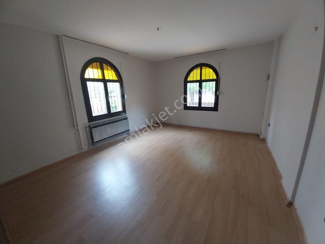 Güzelbahçe Maltepe'de Yeşillikler İçinde Kiralık 3+1 Bahçe Katı - Görsel 15