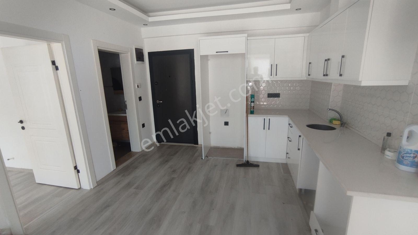 İlkon'dan Foça'da Yeni Binada Uzun Dönem Kiralık 1+1 Daire - Görsel 3