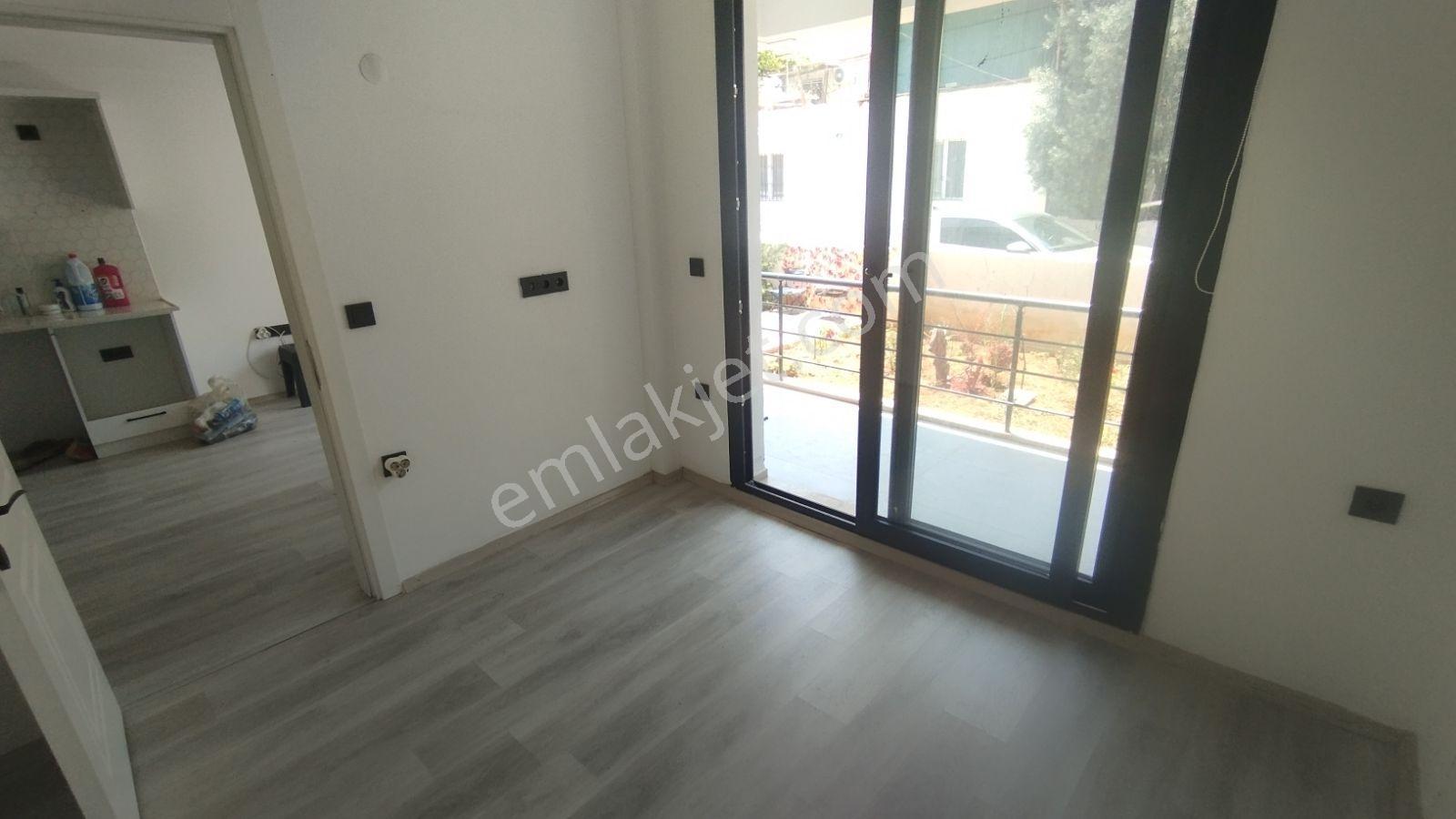 İlkon'dan Foça'da Yeni Binada Uzun Dönem Kiralık 1+1 Daire - Görsel 23