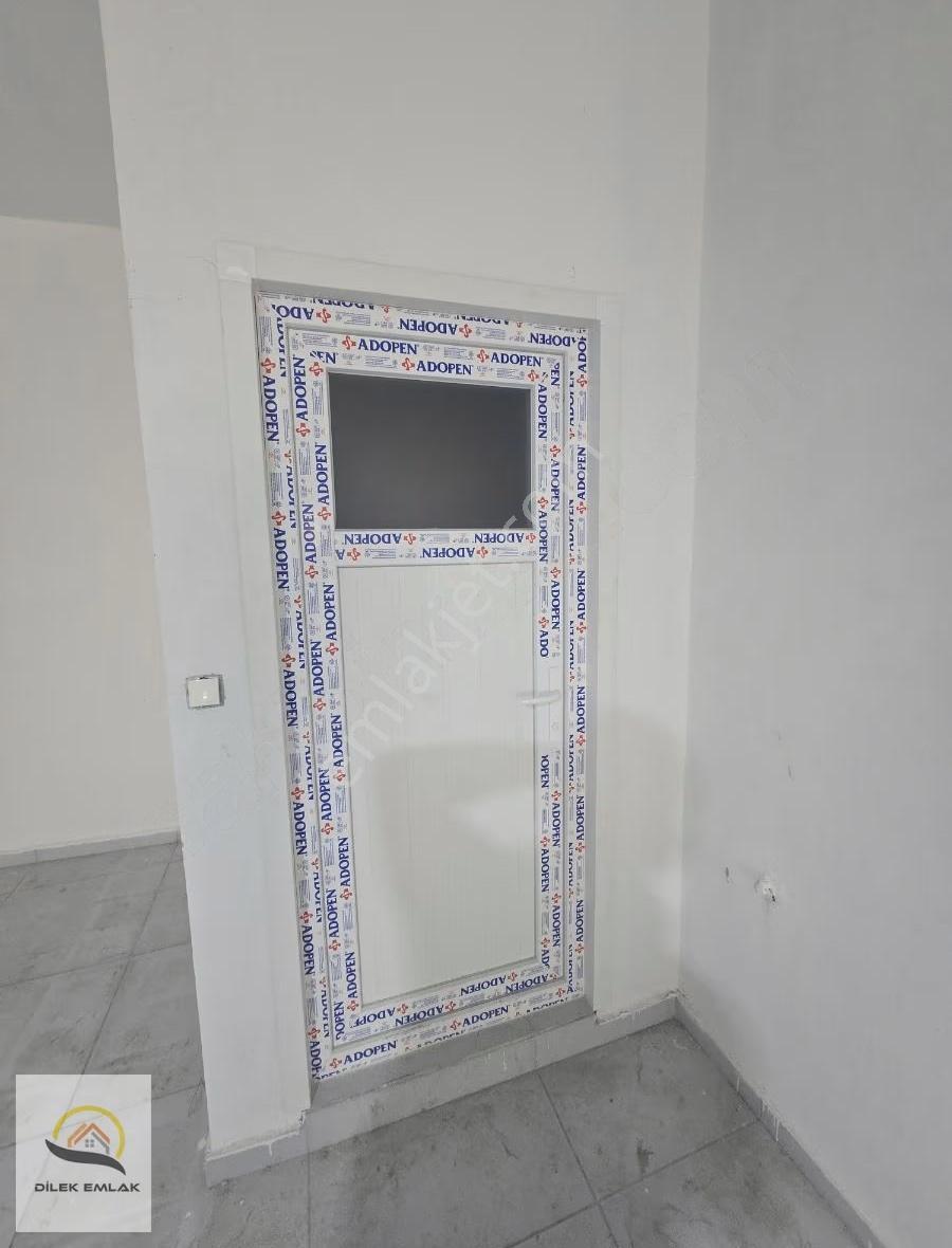 Kapaklı'da Merkezi Konumda Düz Ayak 300 M2 İskanlı Kiralık Dükka - Görsel 3