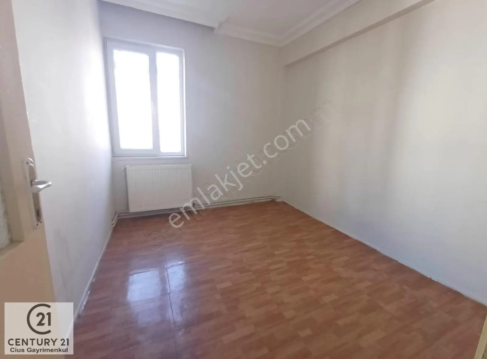 C21 Cius; Cumhuriyet'te 3+1 Arakat Asansörlü Kiralık Daire - Görsel 2