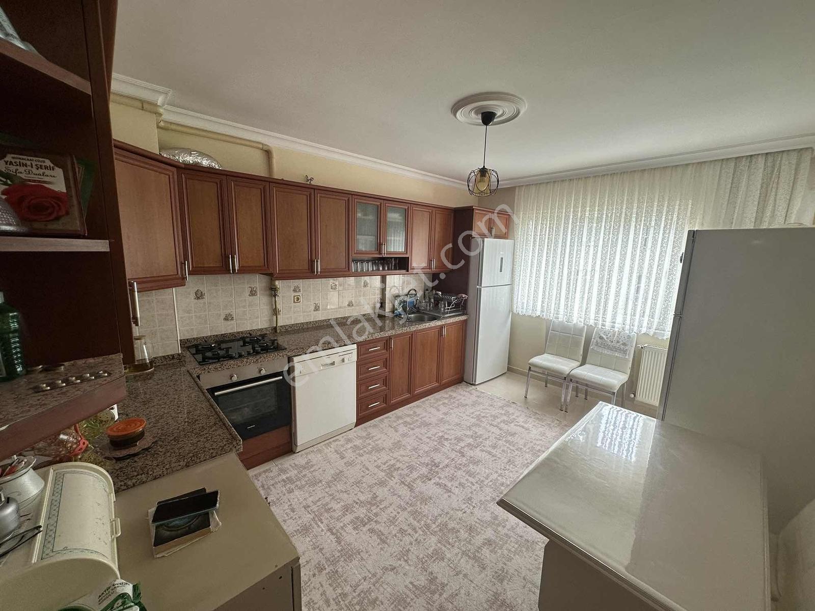 Meydan Yüreme Mesafesi Masrafsız Satılık 3+1 Daire