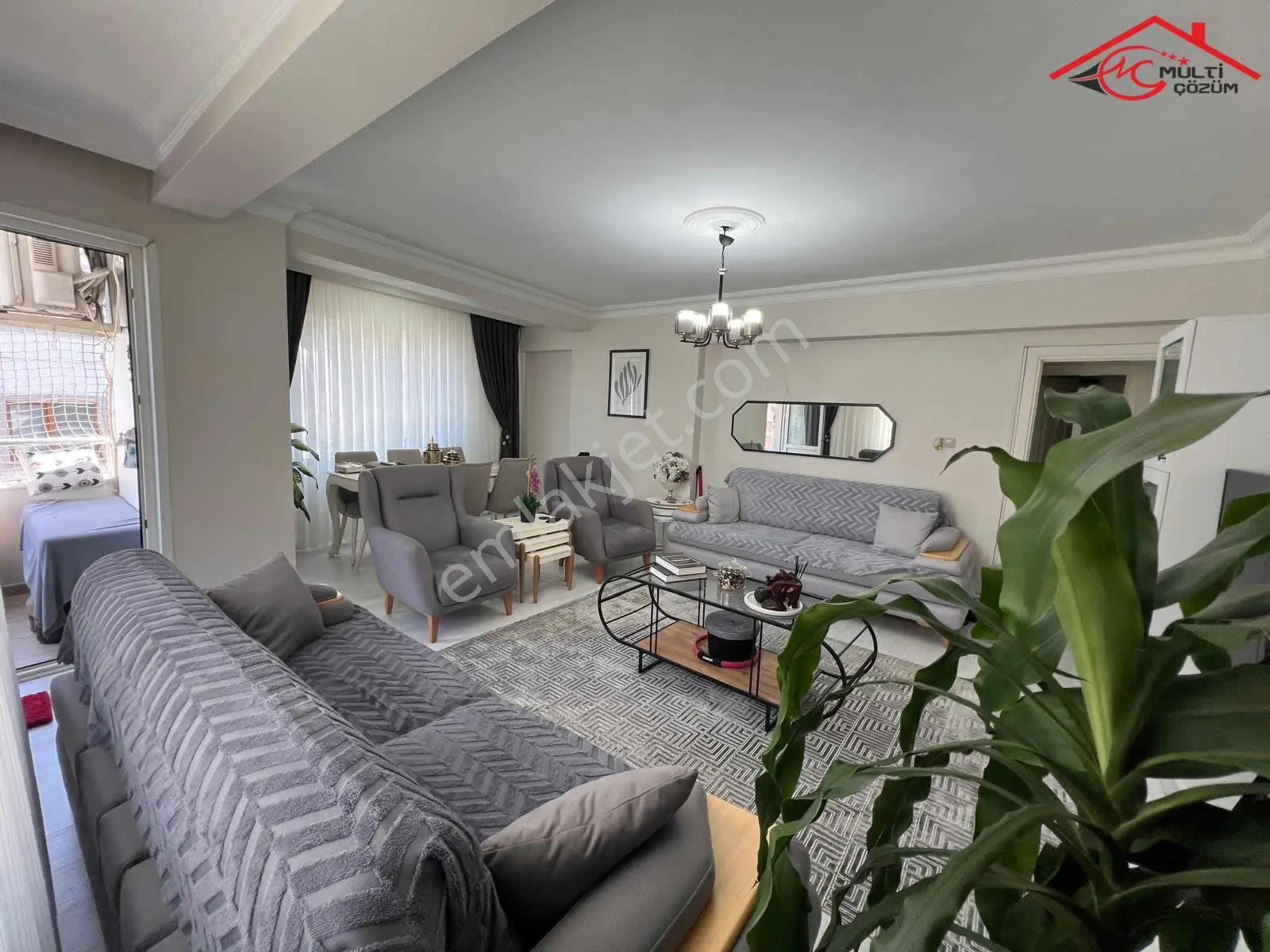 Yenibosna Zafer Mahallesinde Butik Site İçinde Satılık 4+2 Dubleks Daire Kapalı Otoparklı - Görsel 2