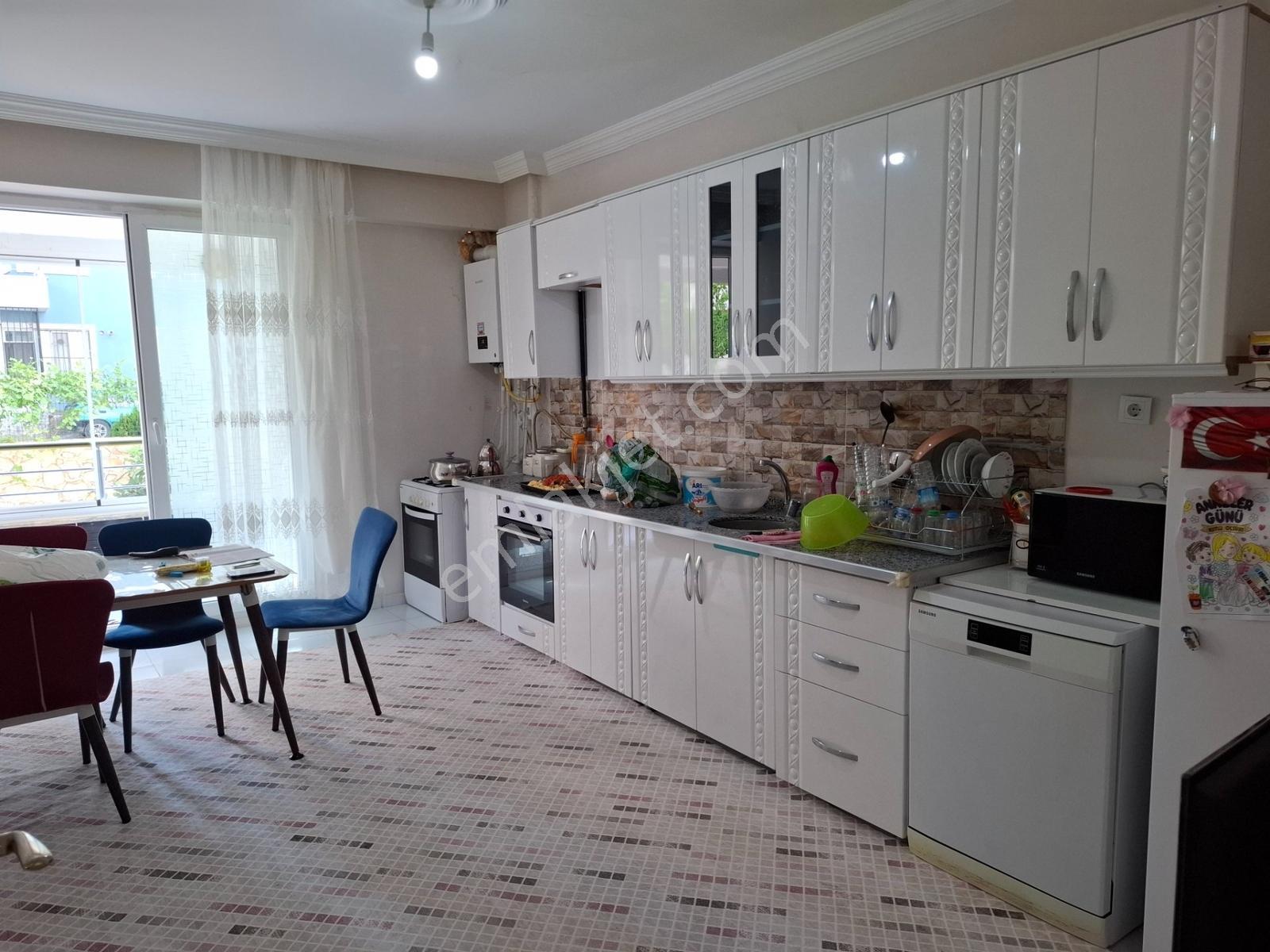 Hakev'den 15 Temmuzda Erdem Kafe Yanında Satılık 4+1 Daire