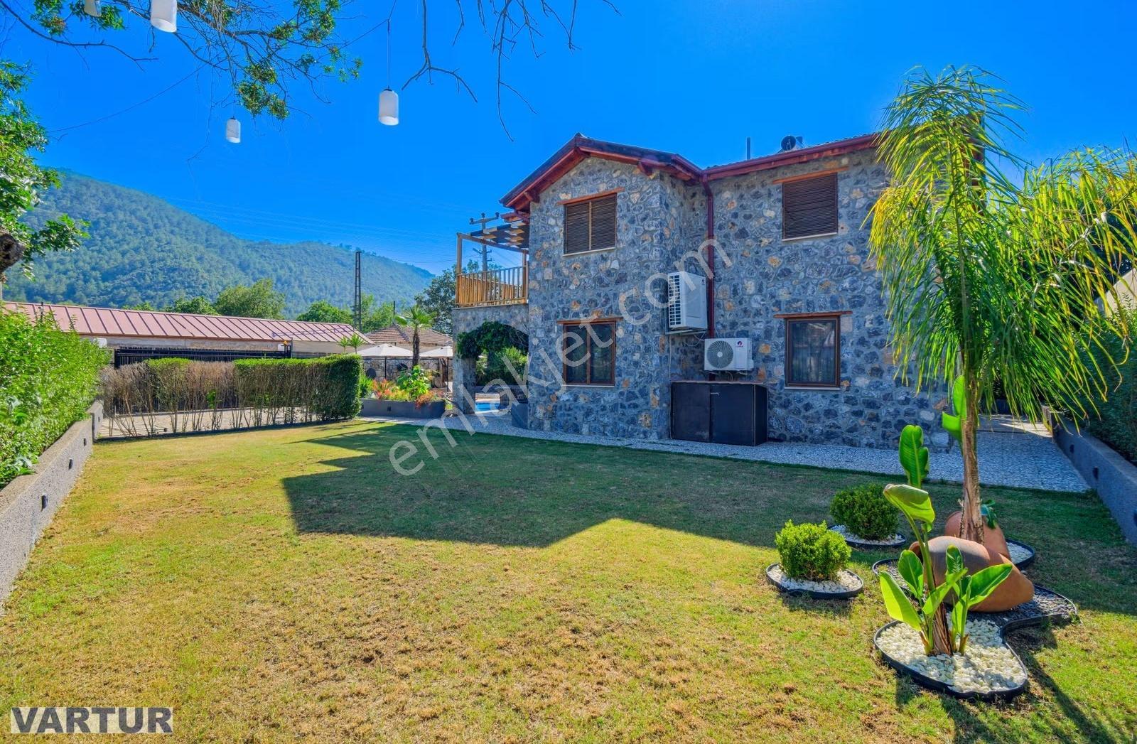 Fethiye Kayaköy' De Turizm Belgeli Merkezi Konumda Villa