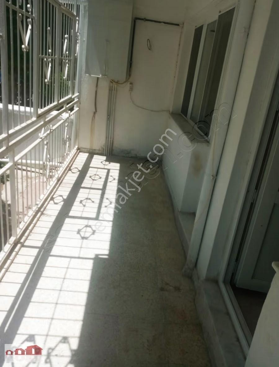 Tınaztepe Hastanesi Yanında Doğalgaz Kombi Balkonlu 3+1 Y. Giriş