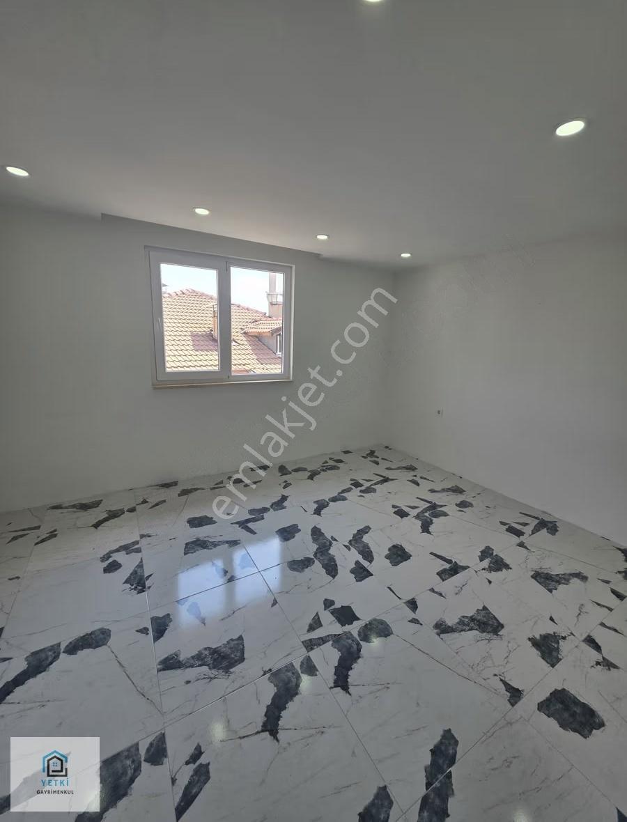 Zeytinköy Mevkinde Ferah Kullanım Alanına Sahip 2+1 Kiralık - Görsel 10