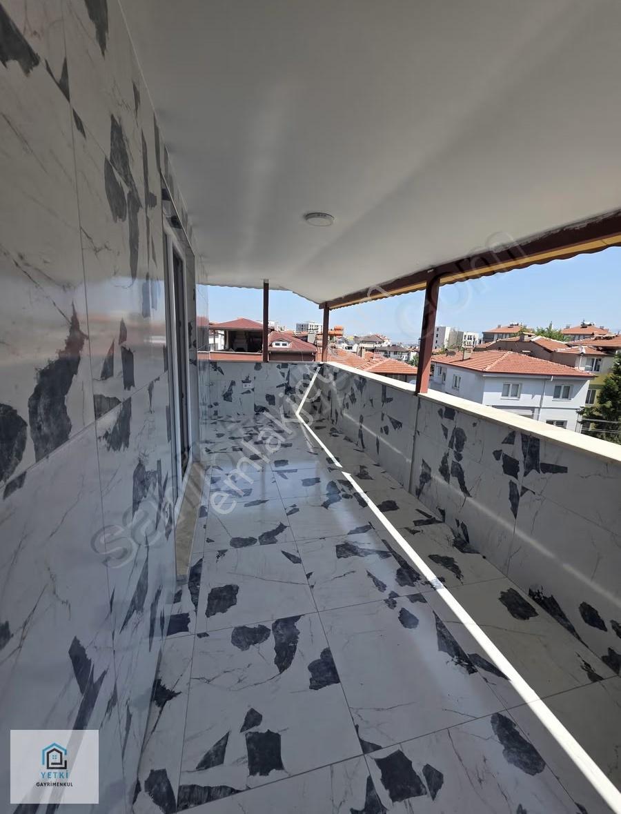Zeytinköy Mevkinde Ferah Kullanım Alanına Sahip 2+1 Kiralık - Görsel 23