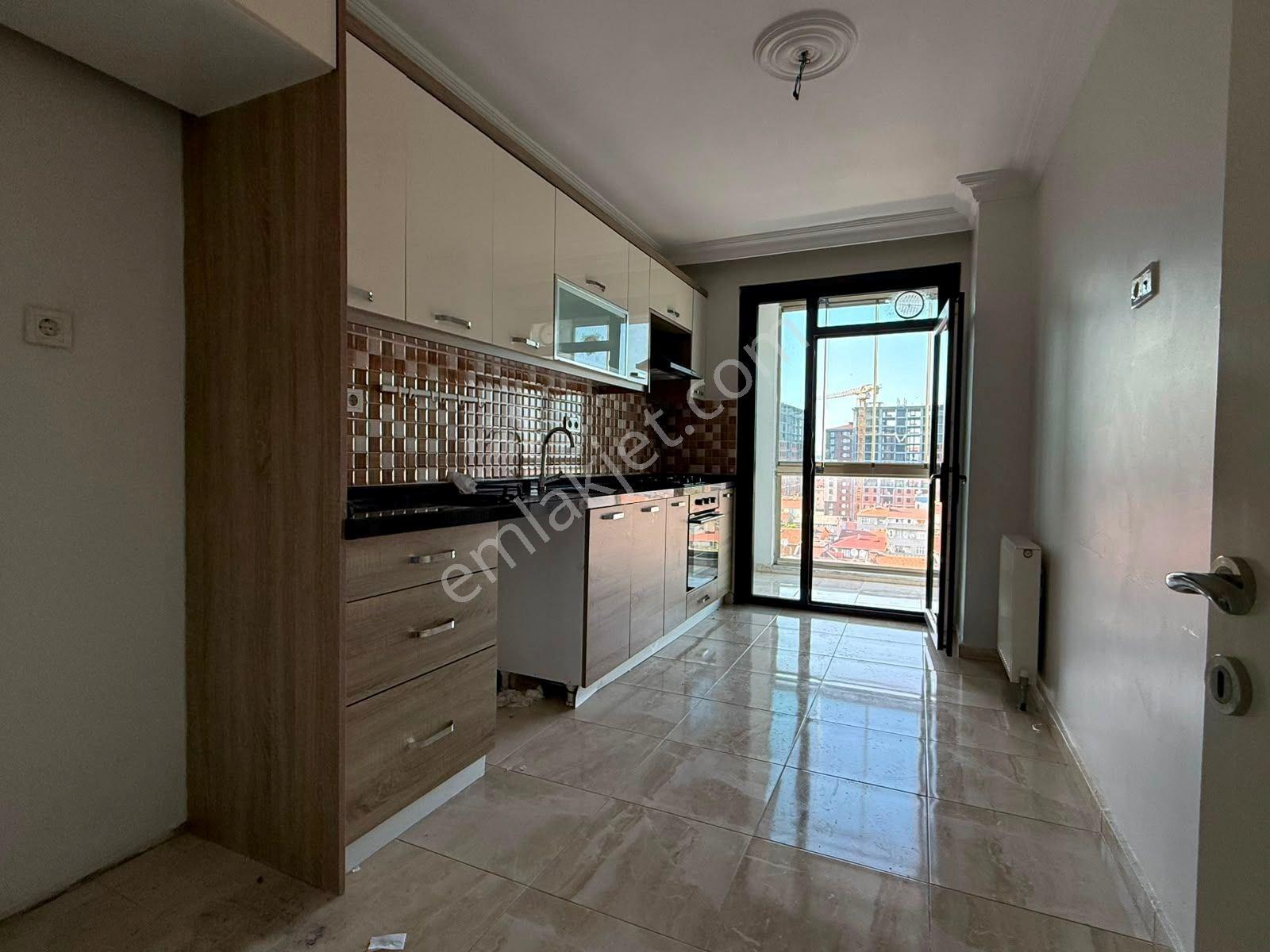Güneşli'de Sitede Kiralık 2+1 Daire, 85m², Kapalı Otoparklı - Görsel 2