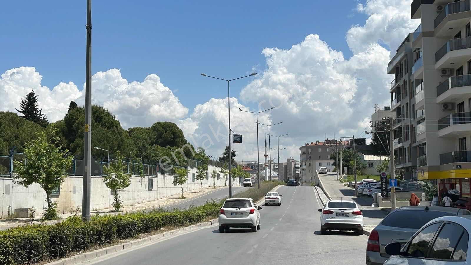Doğa Dostu'ndan Bornova Kardelen Evl. Eşyalı 1+1 - Görsel 25