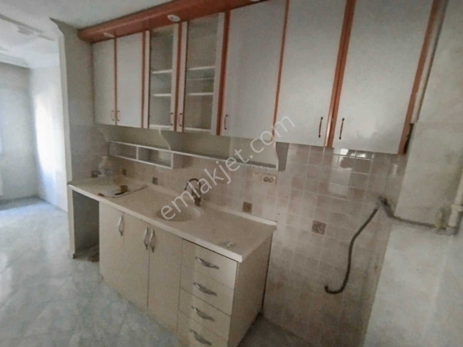 Gazi Mahallesinde 3+1 Kiralık Daire - Görsel 19