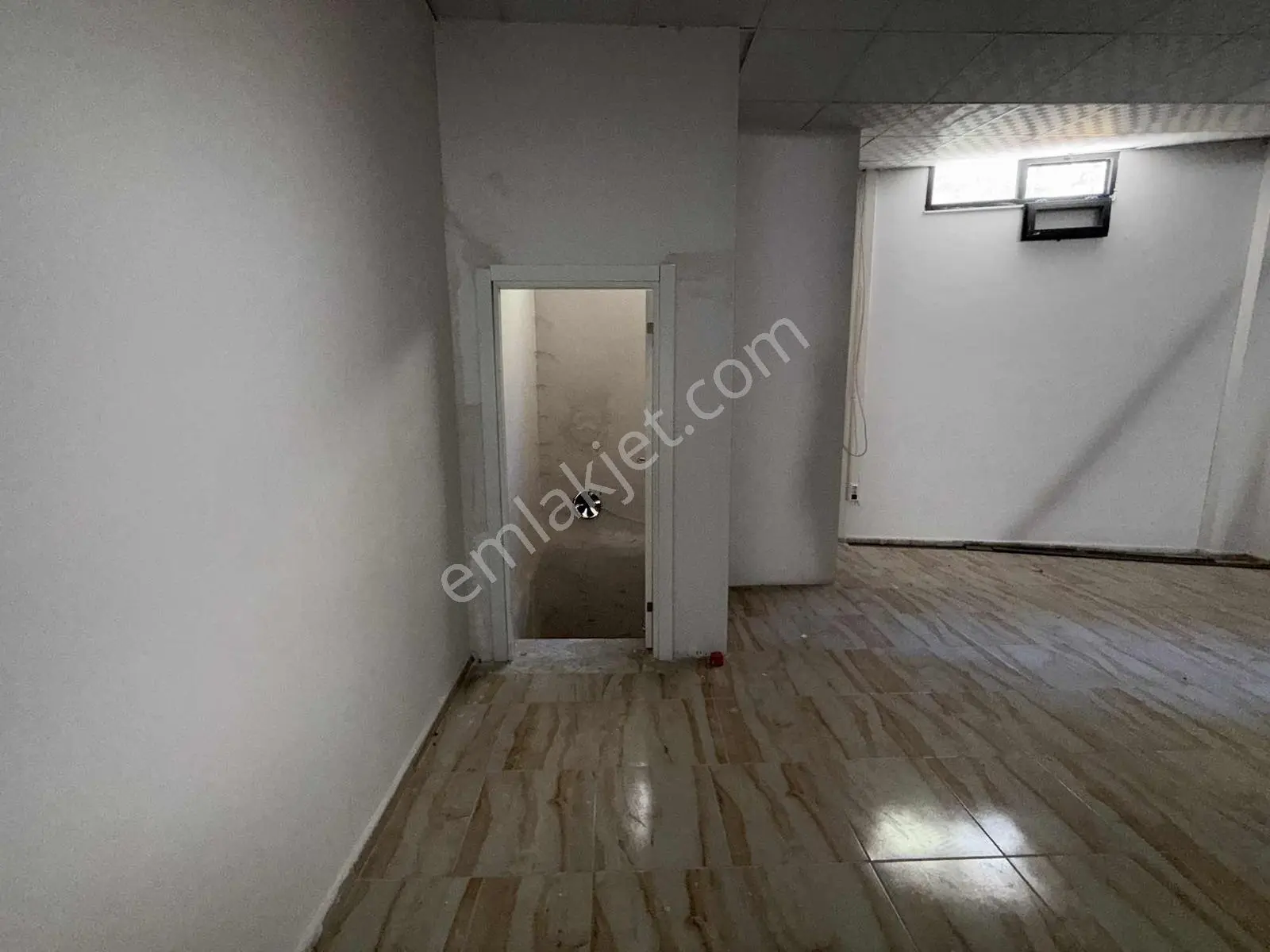 Namık Çitçi Caddesinde Prestijli Satılık Dükkan - Görsel 6