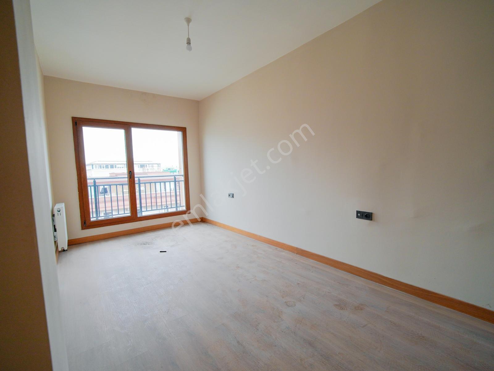 Kağıthane Merkez Kiralık 2+1 Toki Hizmet Sitesinde Havuz Manzara - Görsel 17