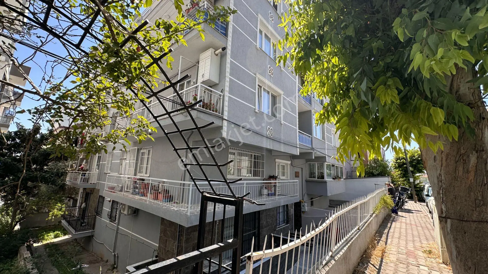 Mendereste Buca Belediyesine Yakın Güzel Lokasyonda 3+1 - Görsel 4