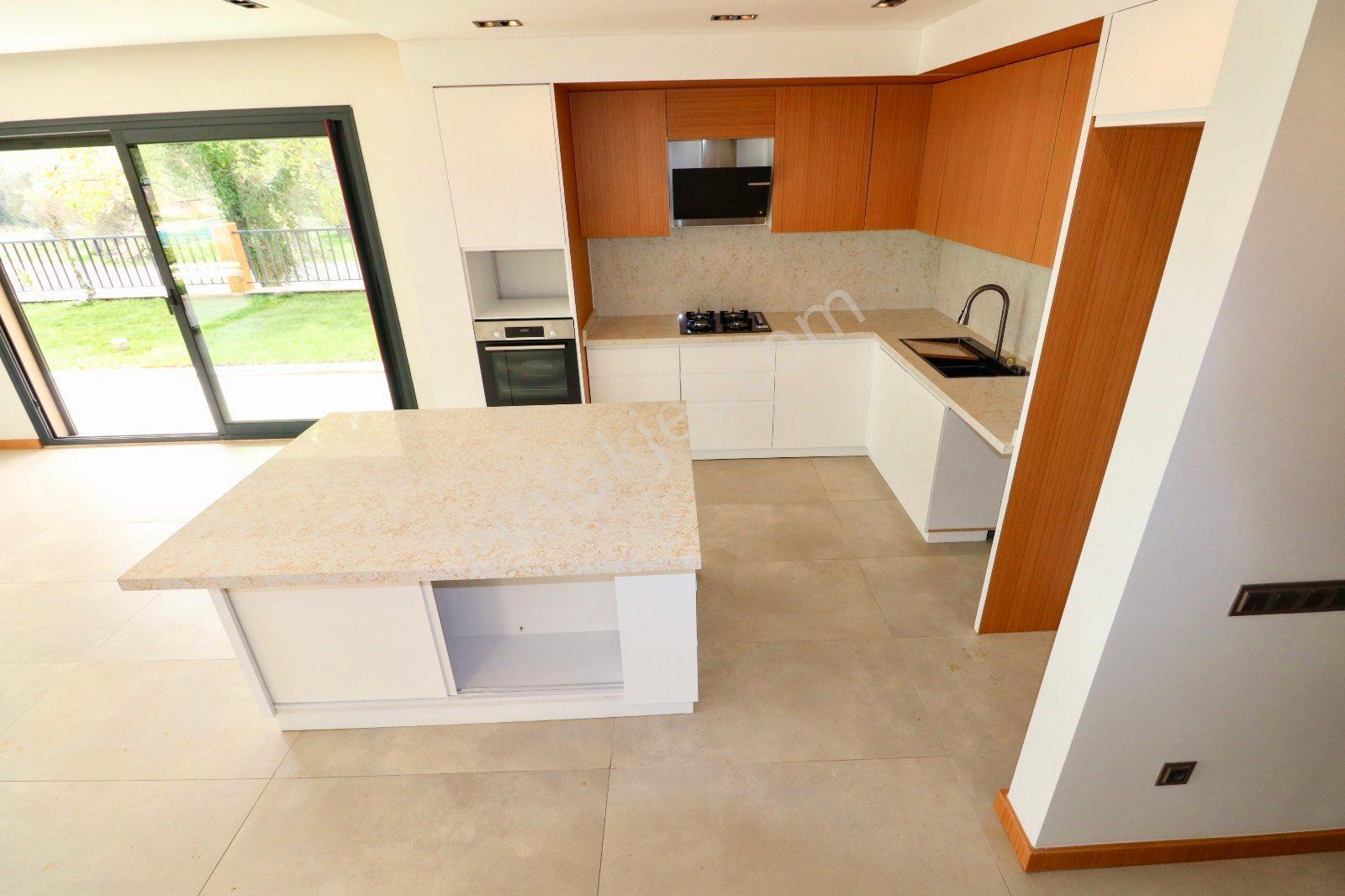 Güre'de 450m2 Arsa İçinde Özel Havuzlu 4+1 Villa - Görsel 9