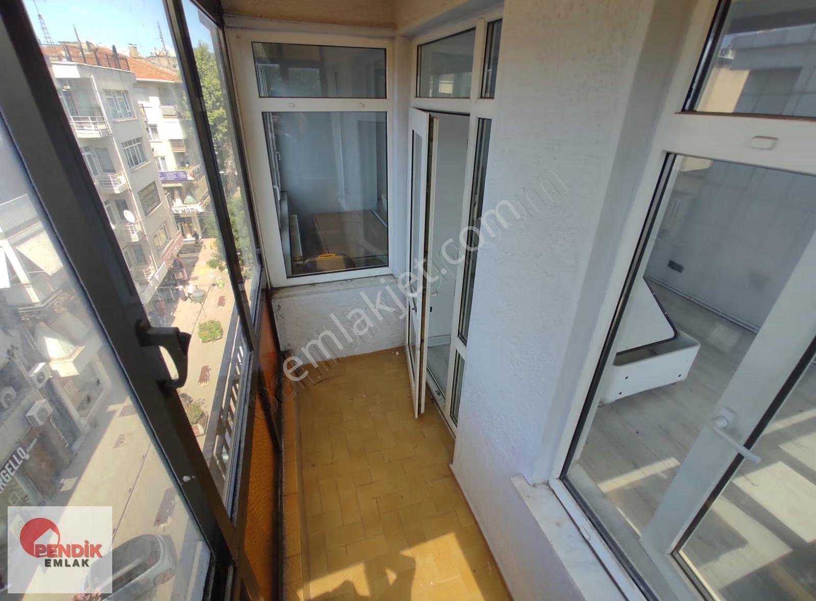 Pendik 19 Mayıs Caddesi Üzeri Balkonlu 3+1 Kiralık Geniş Daire - Görsel 25