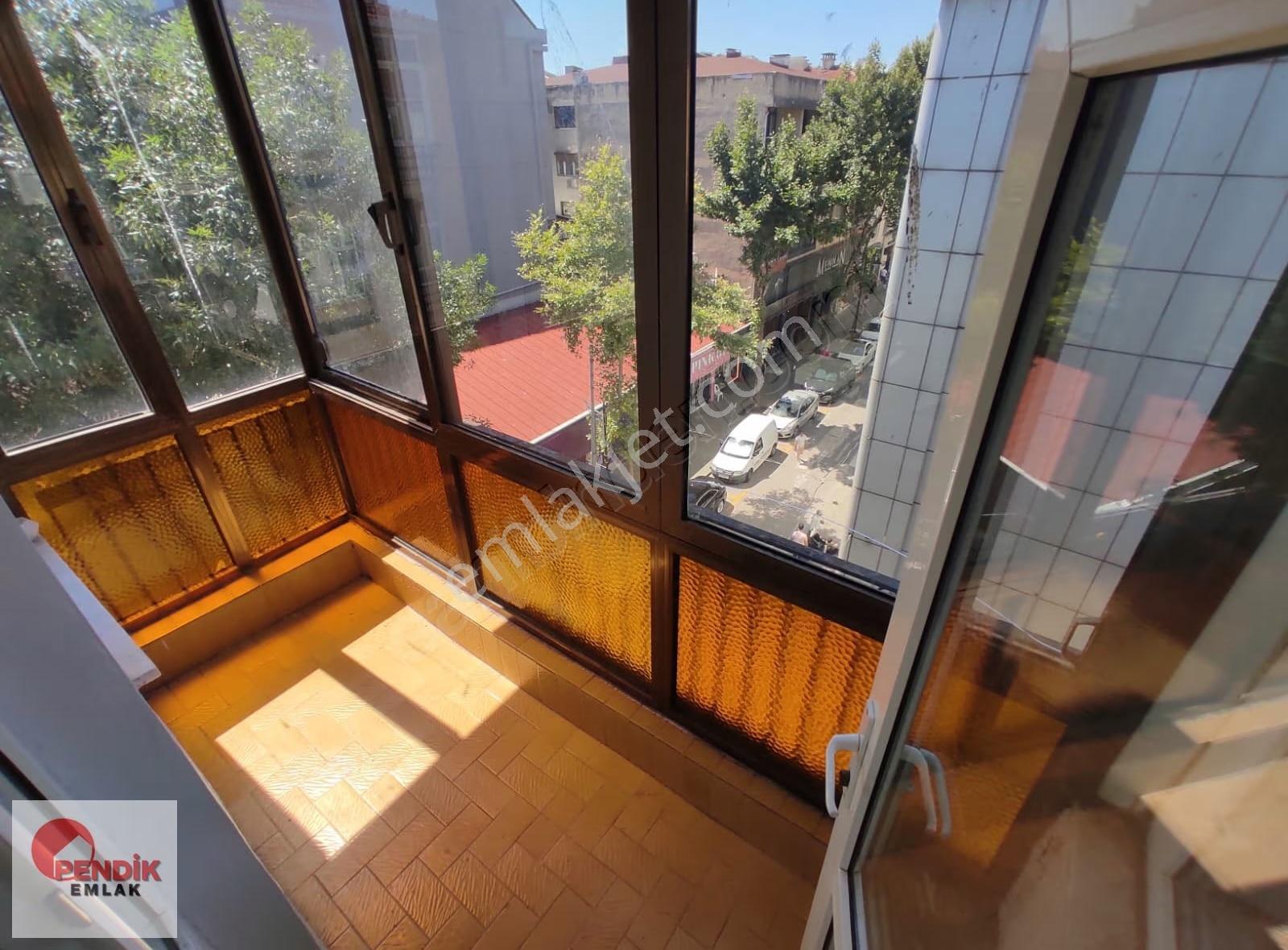 Pendik 19 Mayıs Caddesi Üzeri Balkonlu 3+1 Kiralık Geniş Daire - Görsel 3