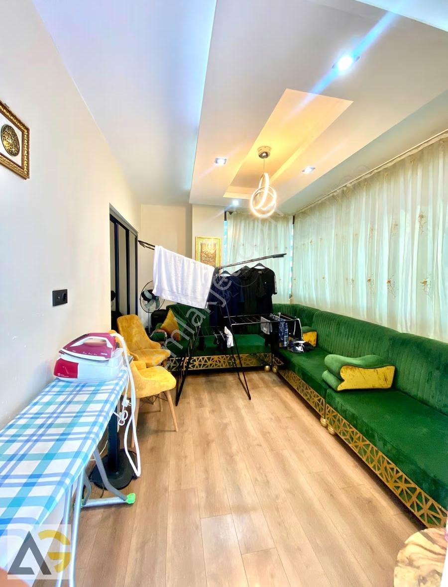 Auradan Mezitli Akdeniz Mahallesinde 2.5 +1 Satılık Daire - Görsel 5