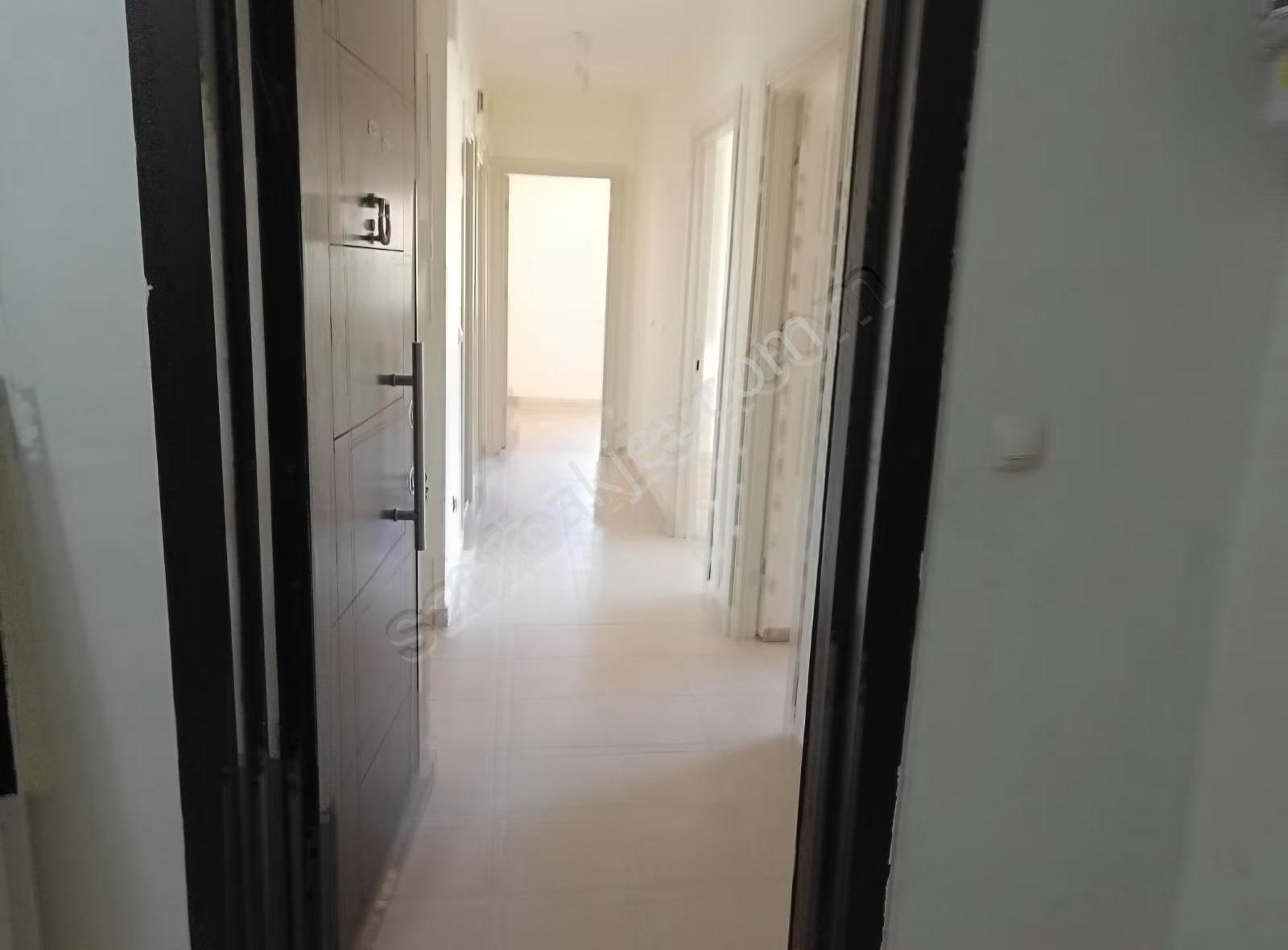 İpekyolu Yapı Emlak'tan Bakımlı Daire - Görsel 11