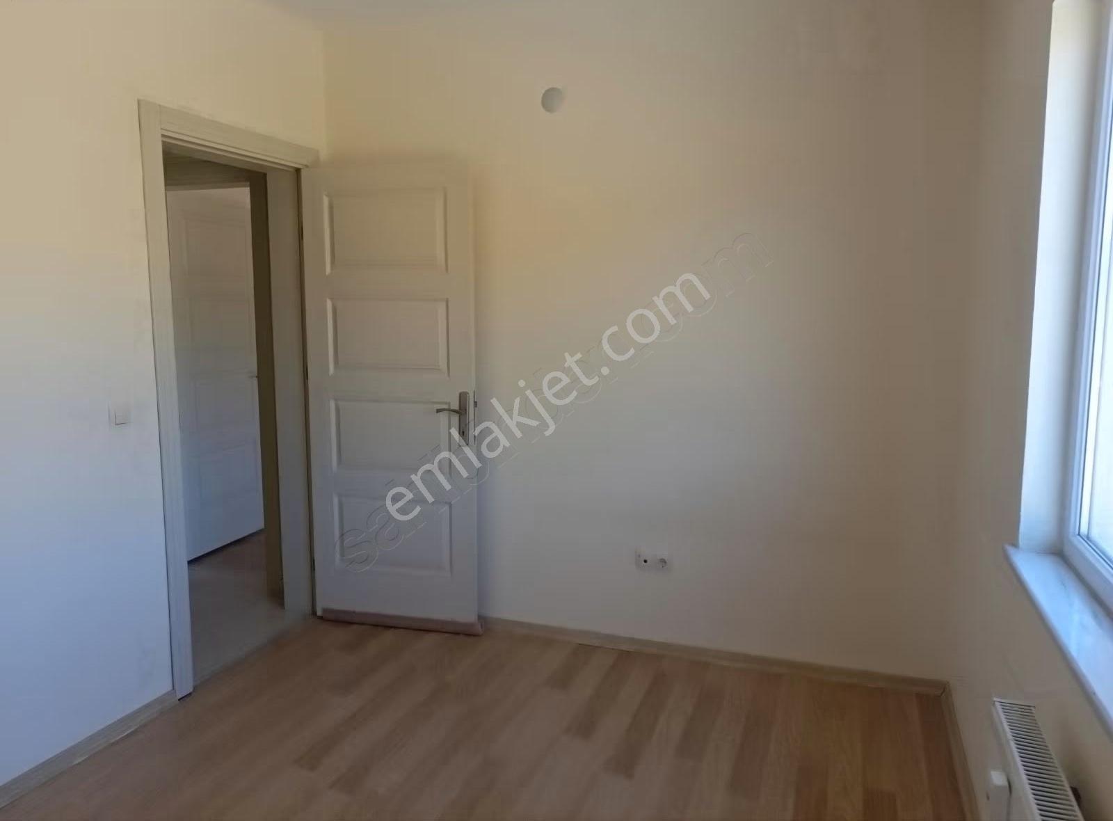 İpekyolu Yapı Emlak'tan Bakımlı Daire - Görsel 8
