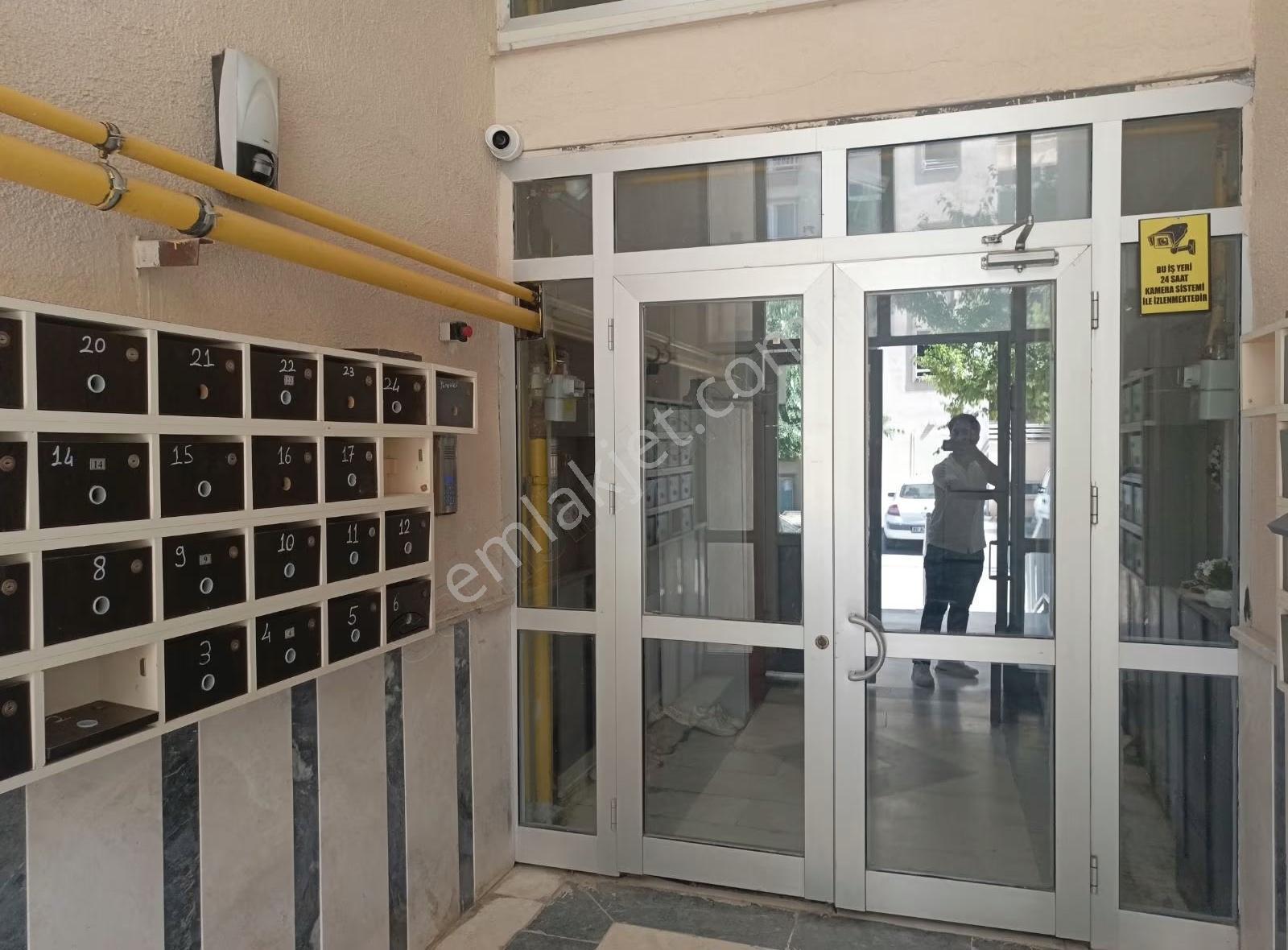 İpekyolu Yapı Emlak'tan Bakımlı Daire - Görsel 14