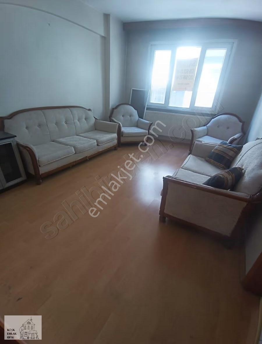 Esenler Nine Hatun Camii'ne Çok Yakın 2+1 Acil Satılık Daire - Görsel 2