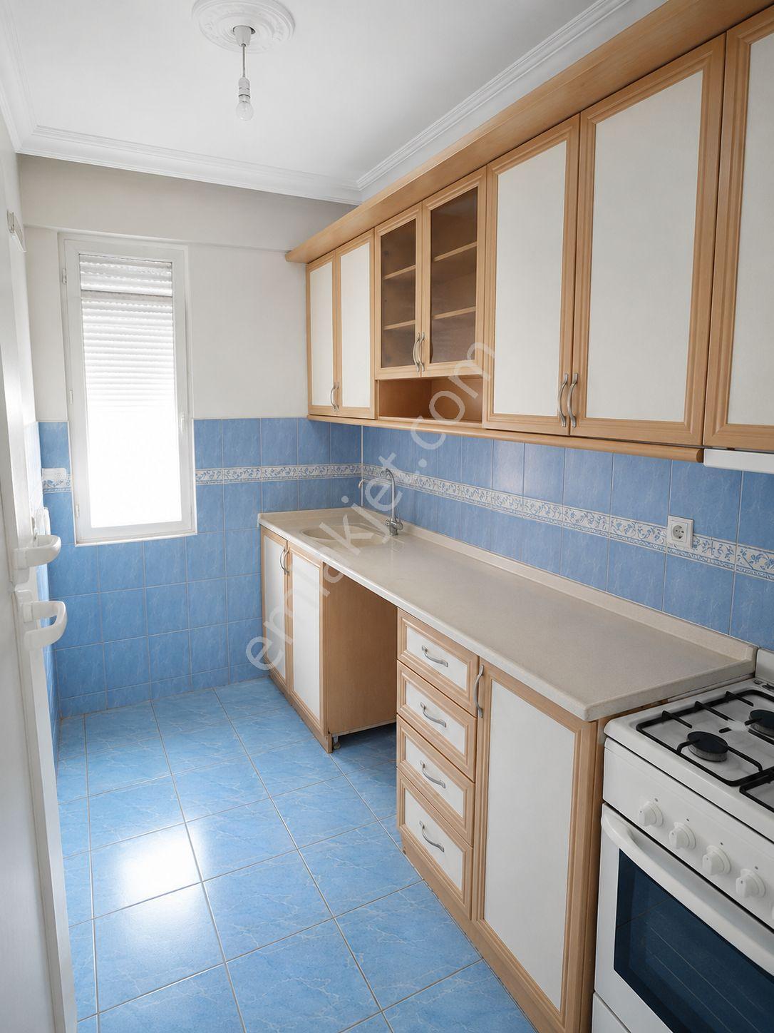Muratpaşa Yıldız Mahallesi'nde Geniş 3+1 Kiralık Daire - Görsel 2