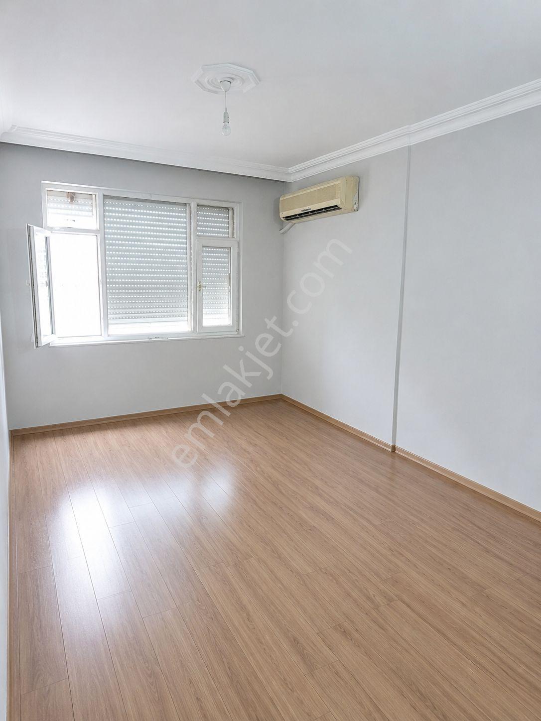 Muratpaşa Yıldız Mahallesi'nde Geniş 3+1 Kiralık Daire