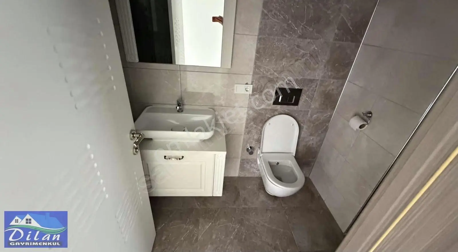 Metrobüse 5 Dakika Yürüme Mesafede Kapalı Mutfak 2+1 - Görsel 5