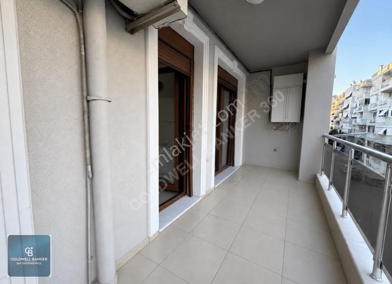 Karşıyaka Dedebaşında Açık Mutfaklı 2+1 Kiralık Daire