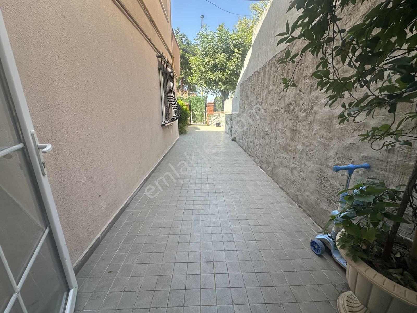 Şehir Merkezinde Ön Ve Arka Bahçesi Olan Müstakil Satılık Ev - Görsel 7