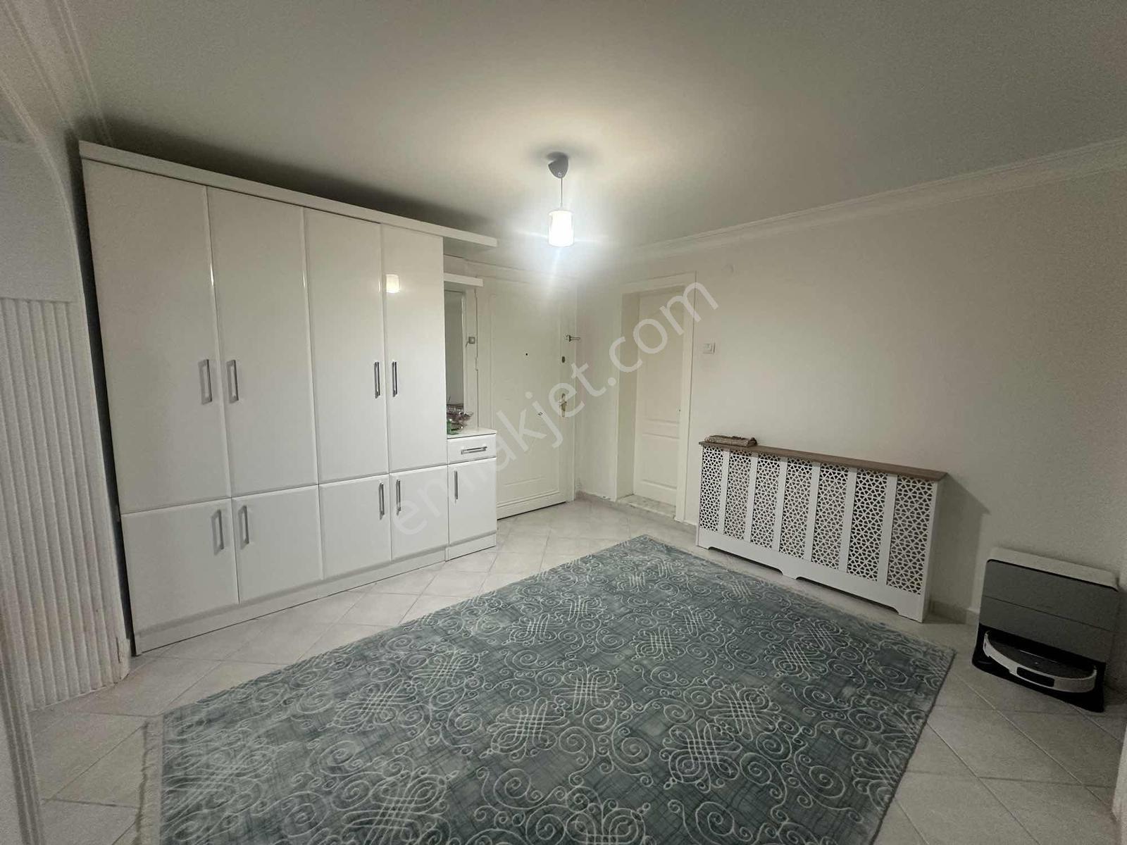 Şehir Merkezinde Ön Ve Arka Bahçesi Olan Müstakil Satılık Ev - Görsel 12