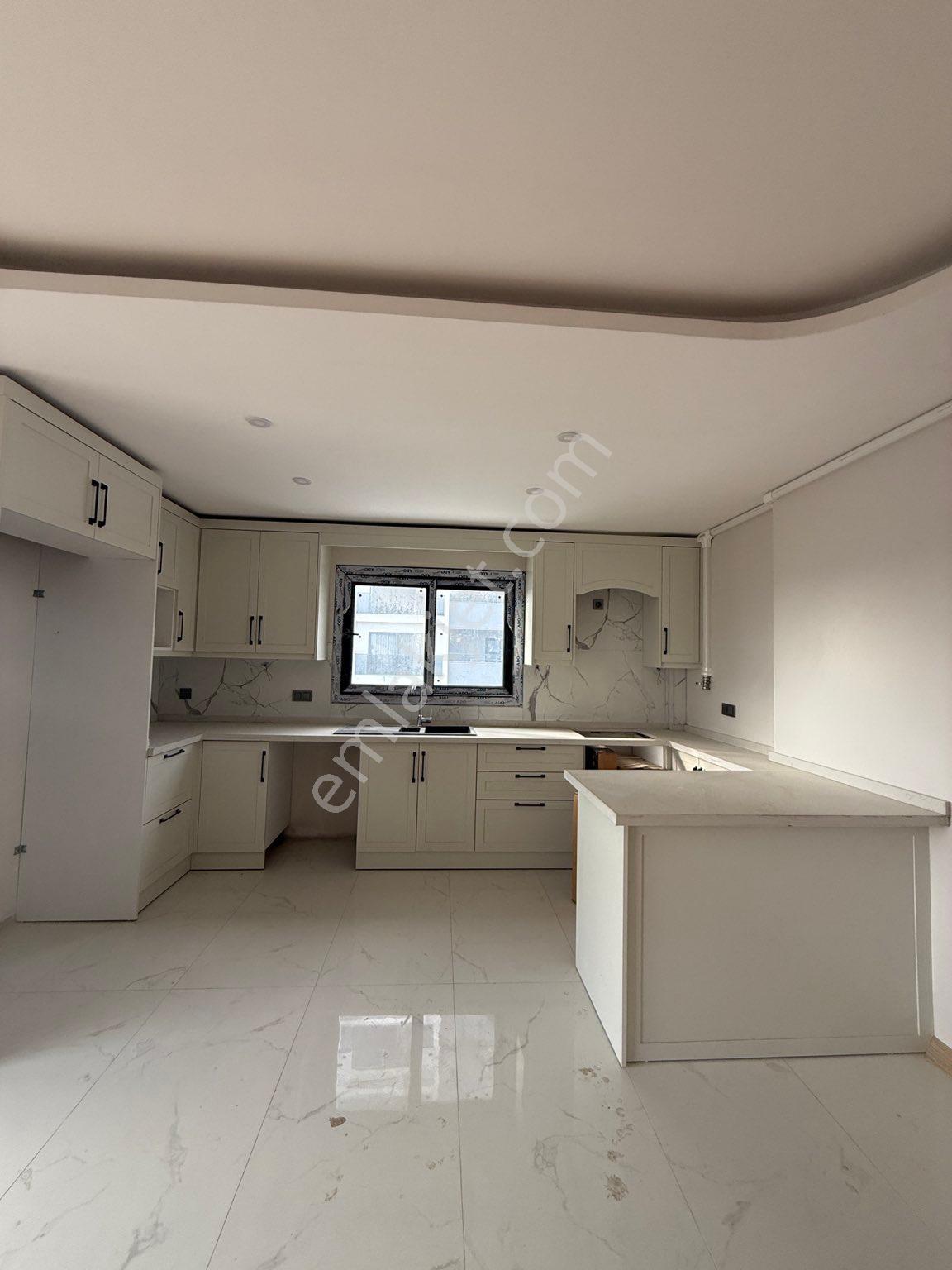 Kabasakal Mahallesi Bulvar Üzeri Kiralık Sıfır 5+1 Ultra Lüks Havuzlu Site
