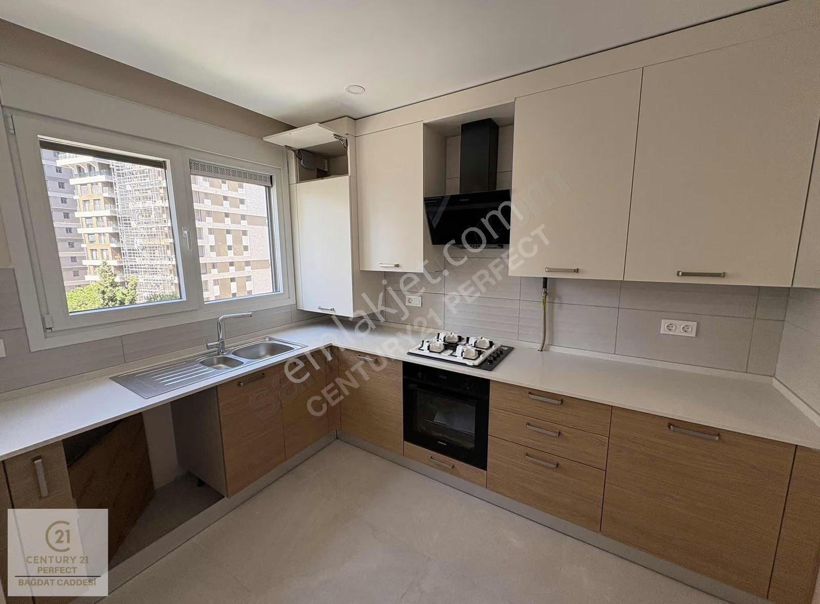 Suadiye Ayşeçavuş Caddesinde 3+1 Satılık Daire - Görsel 13