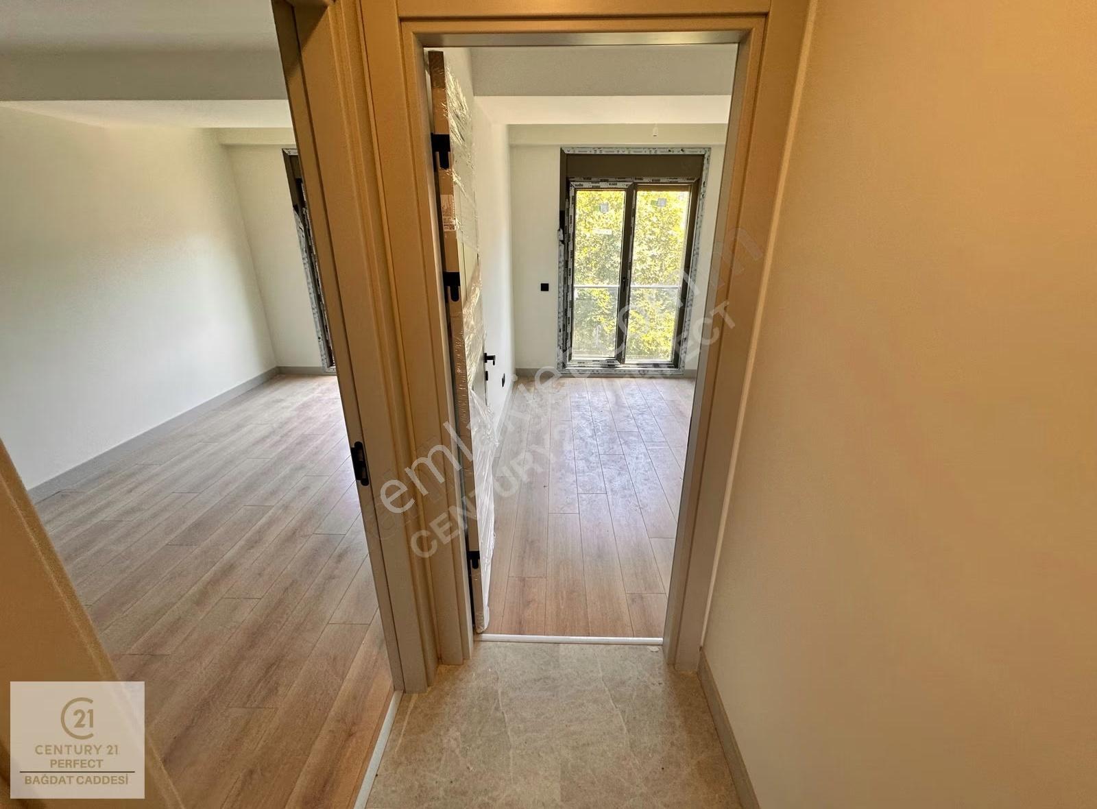 Koşuyolu Validebağ Sitesi Yüksek Katta 3+1 Balkonlu Sıfır Daire - Görsel 9