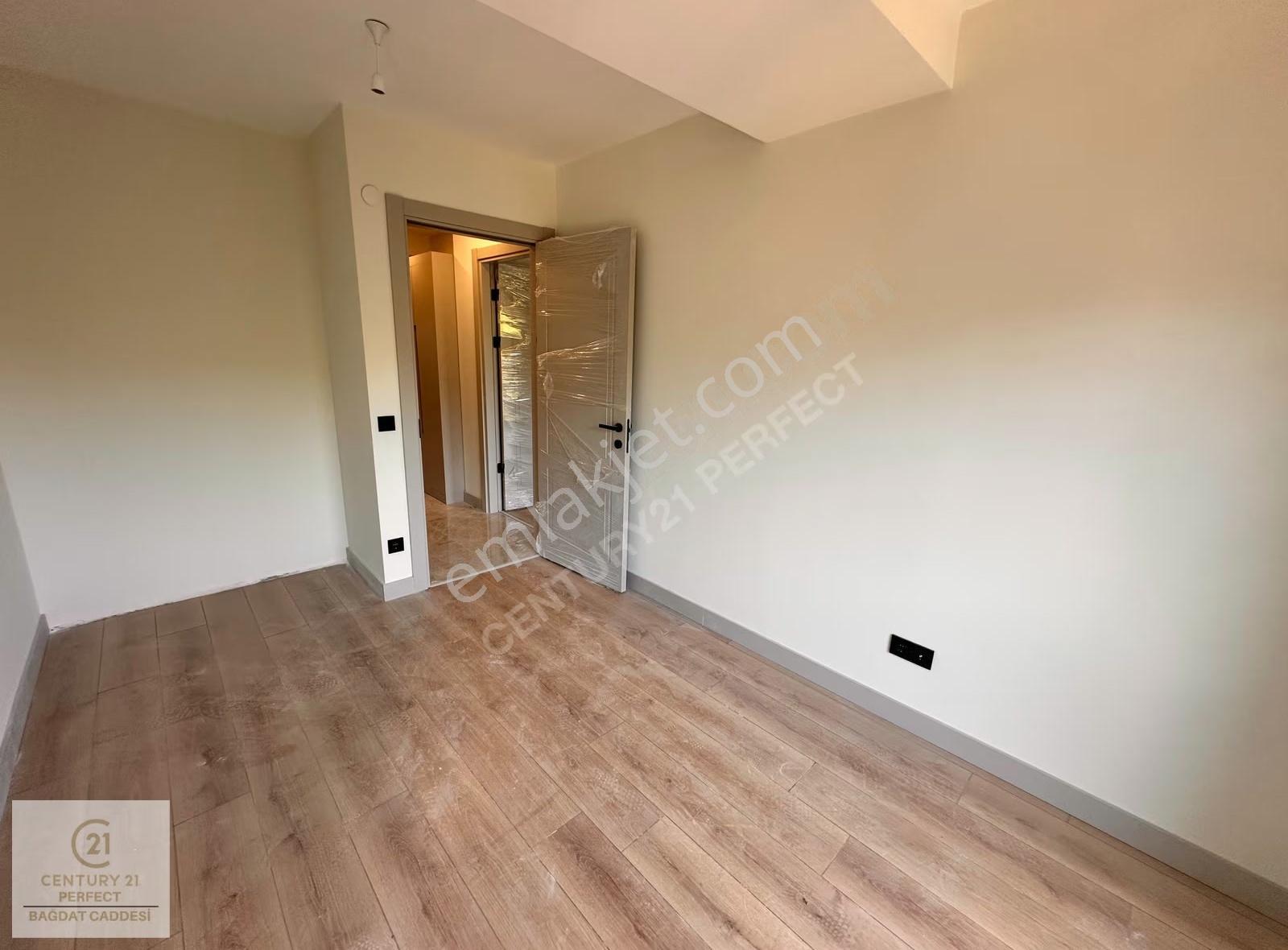 Koşuyolu Validebağ Sitesi Yüksek Katta 3+1 Balkonlu Sıfır Daire - Görsel 19