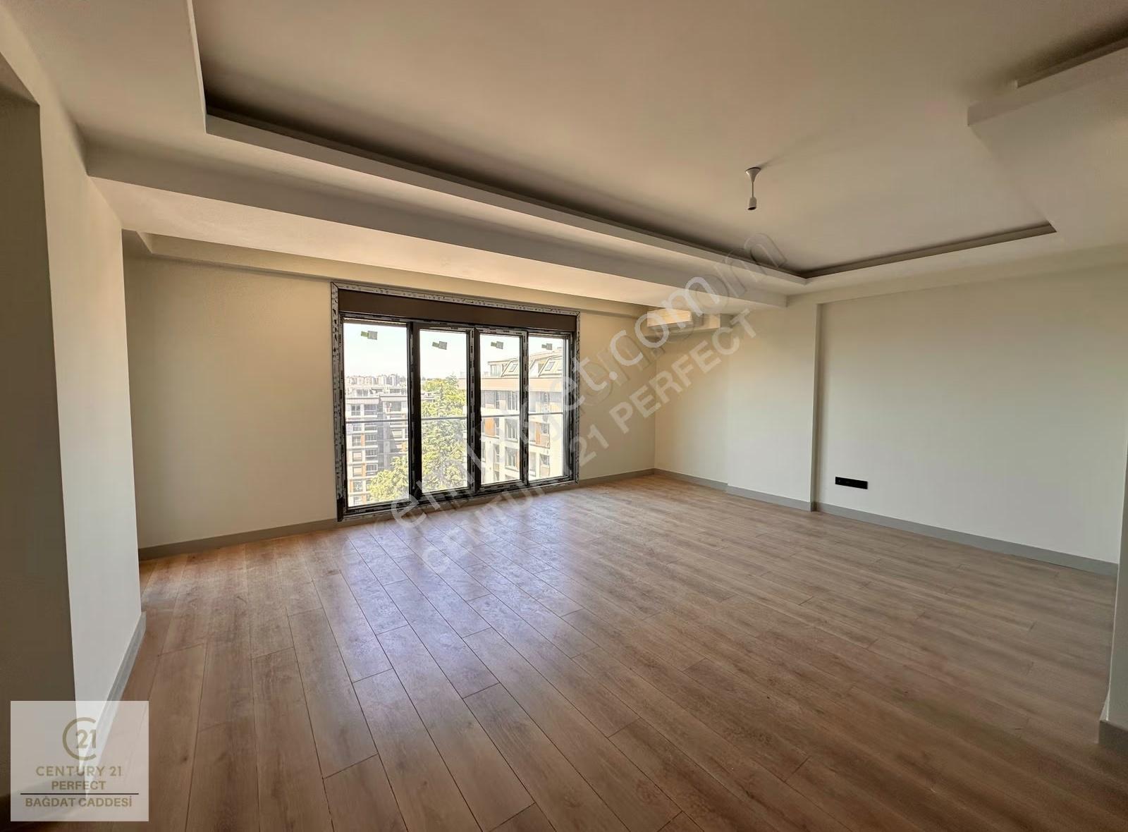 Koşuyolu Validebağ Sitesi Yüksek Katta 3+1 Balkonlu Sıfır Daire - Görsel 11