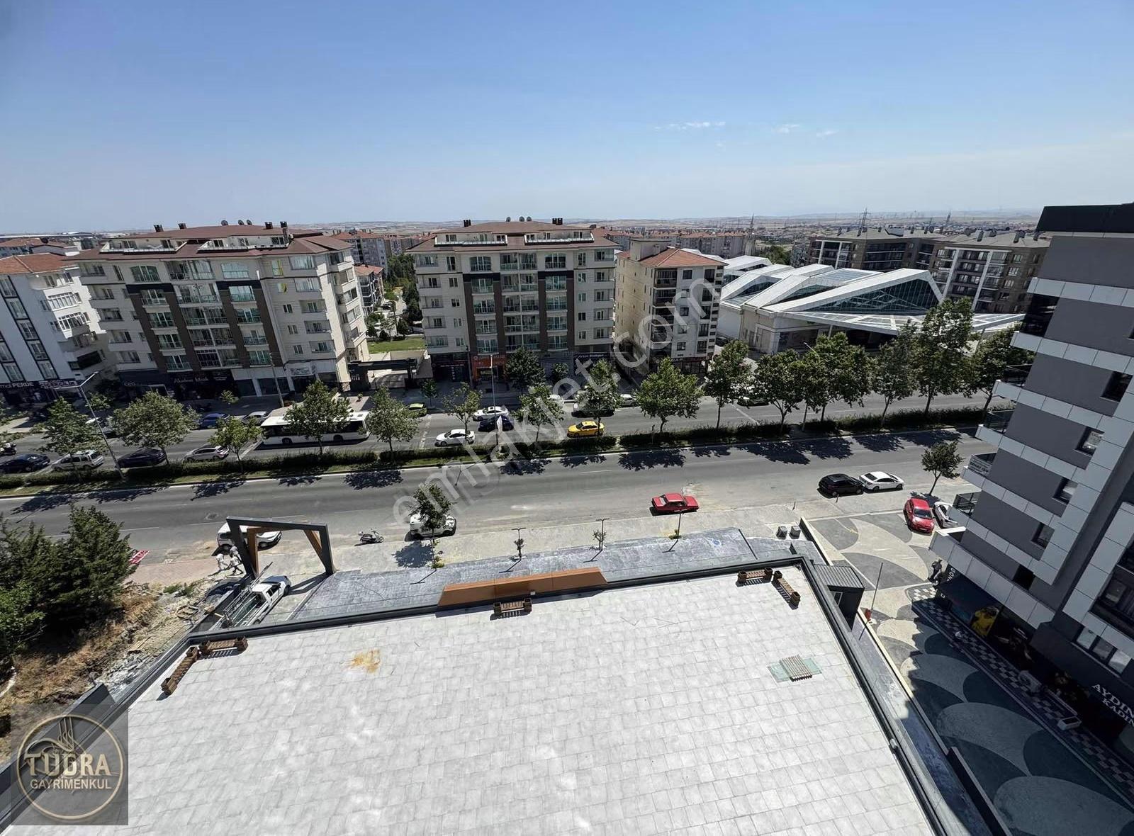Tuğra'dan Uysal Centro Proesinde Ön Cephe Arakat Lüks Daire - Görsel 7